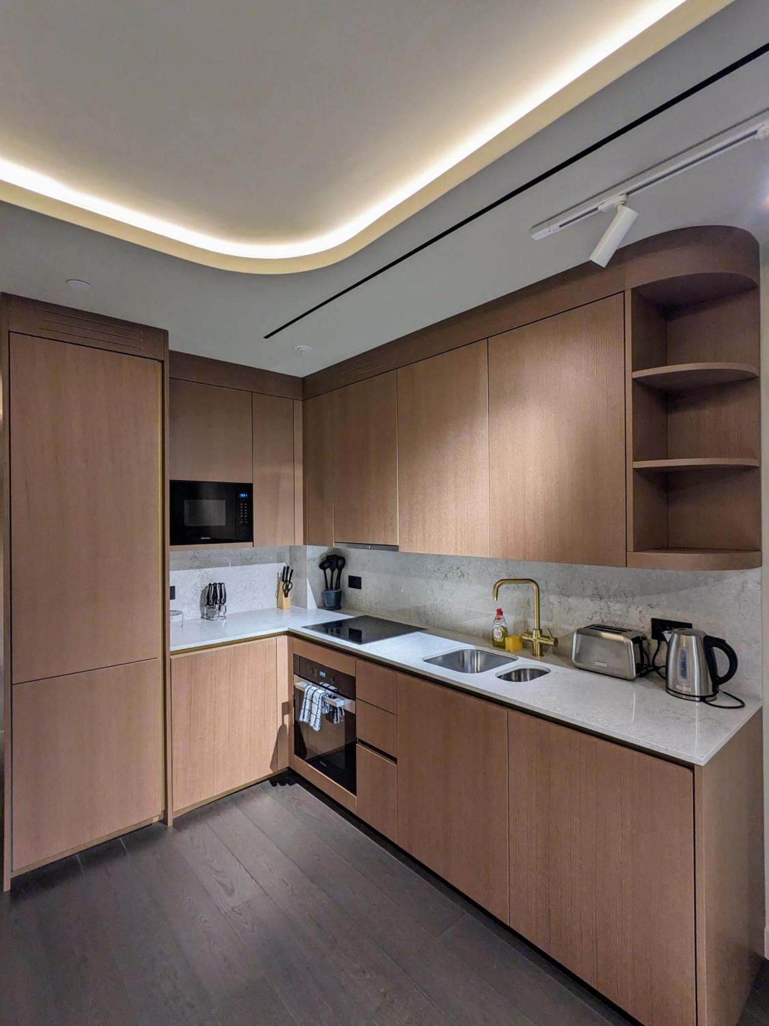Soho Mandarin Apartment
