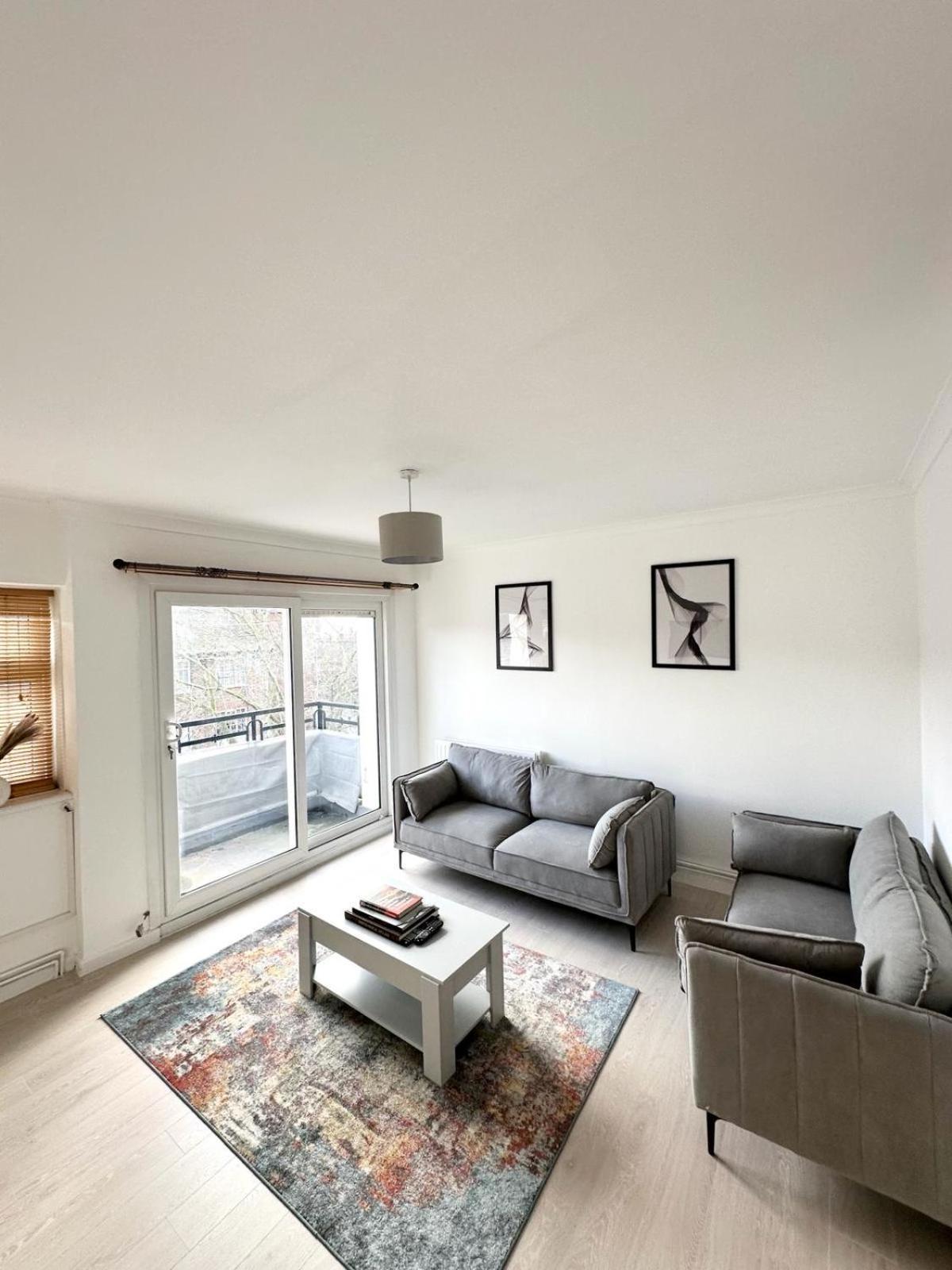 2 Bed Near Nine Elms Station Apartamento