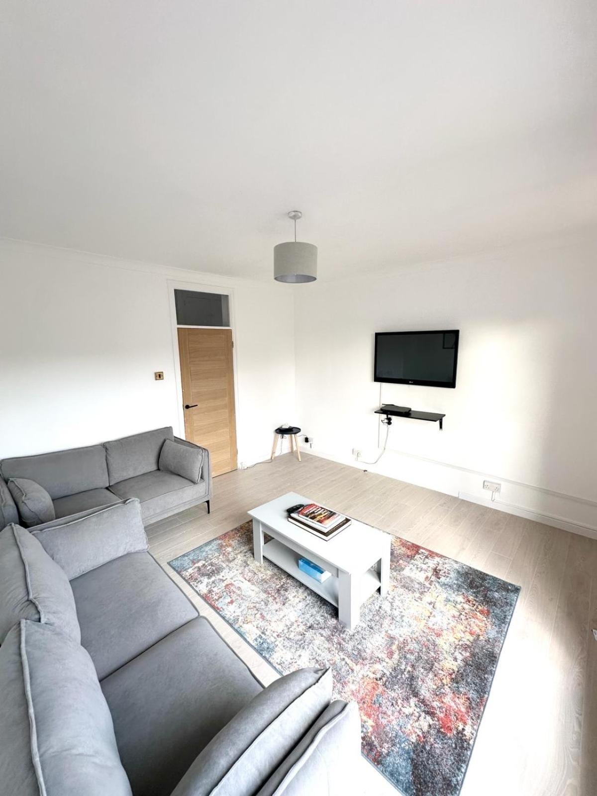 2 Bed Near Nine Elms Station Londres