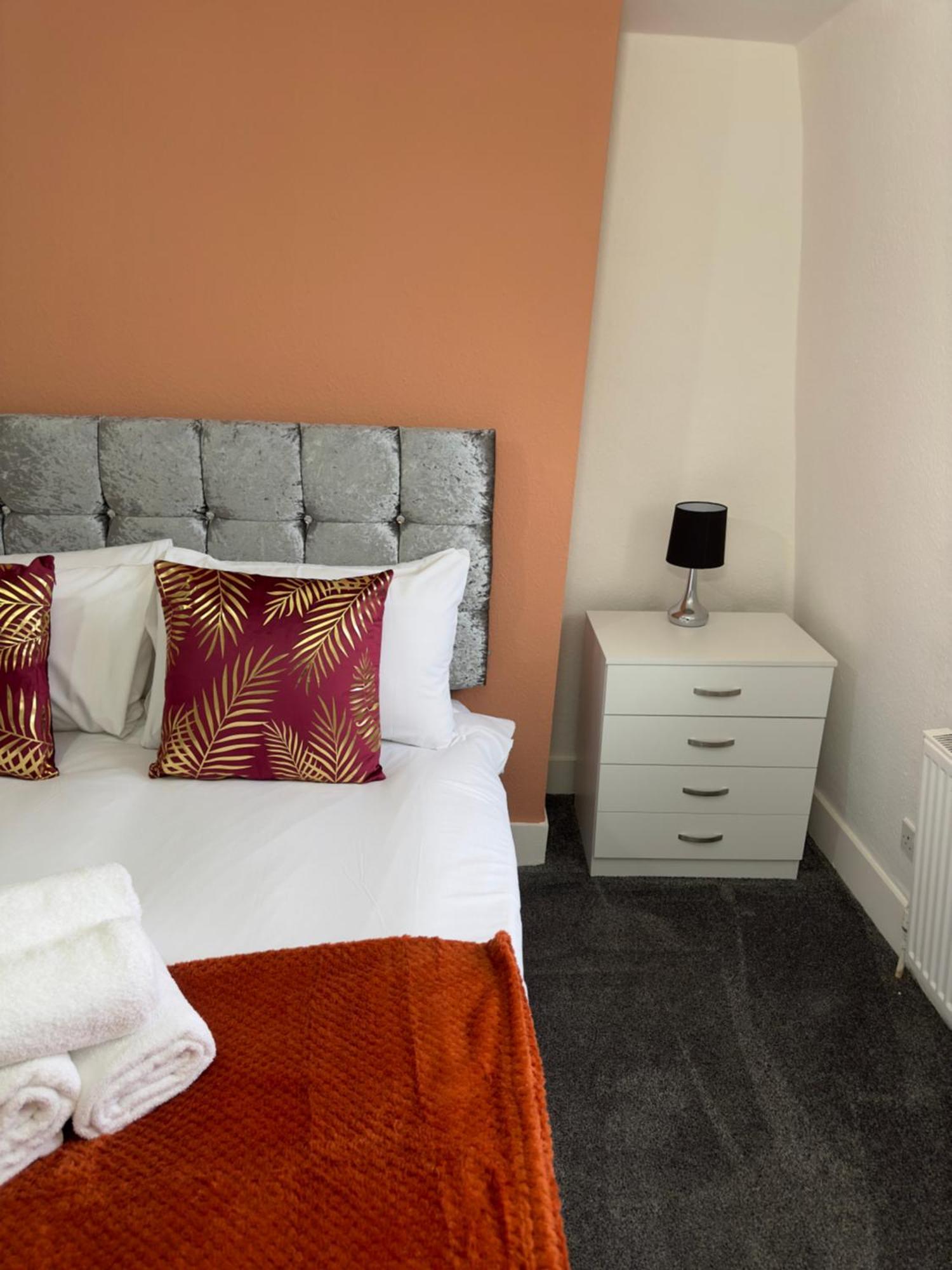 Newly Decorated 5-bed Hackney Townhouse * Londres