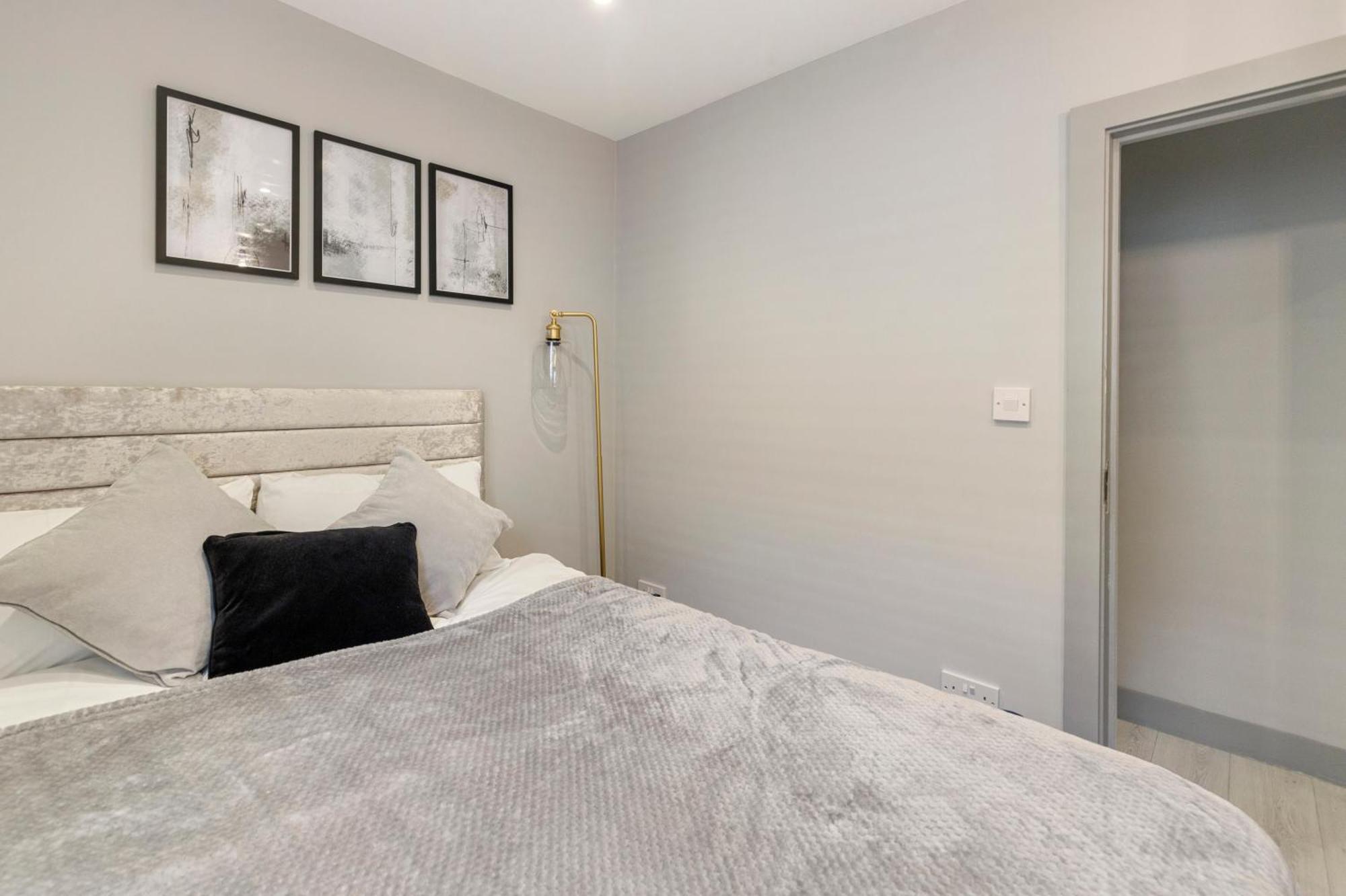 Apartment Wembley Luxury 3 Bedroom London