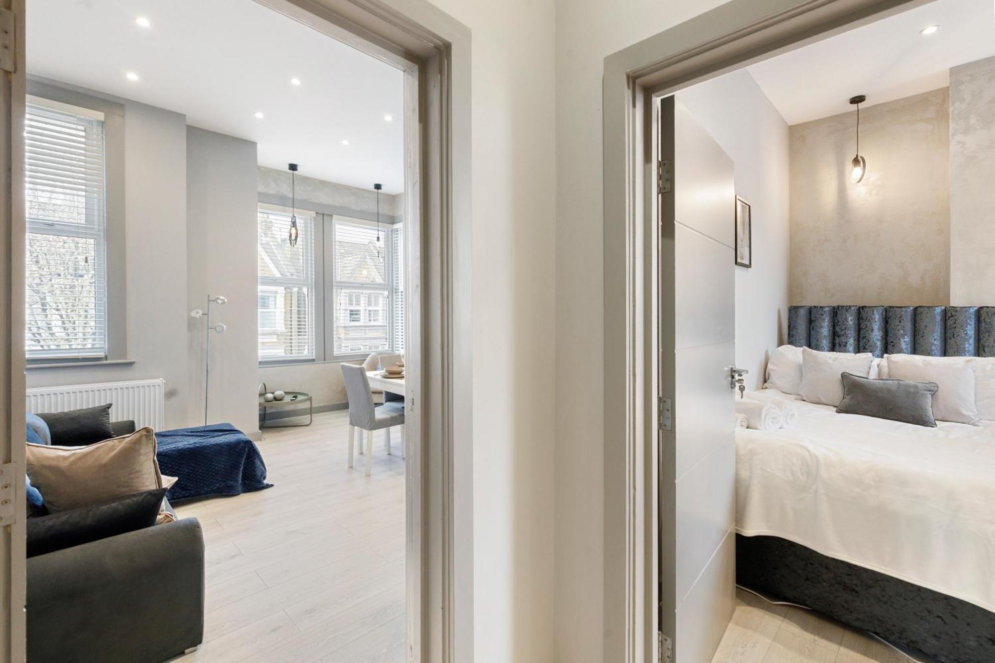 Apartment Wembley Luxury 3 Bedroom *