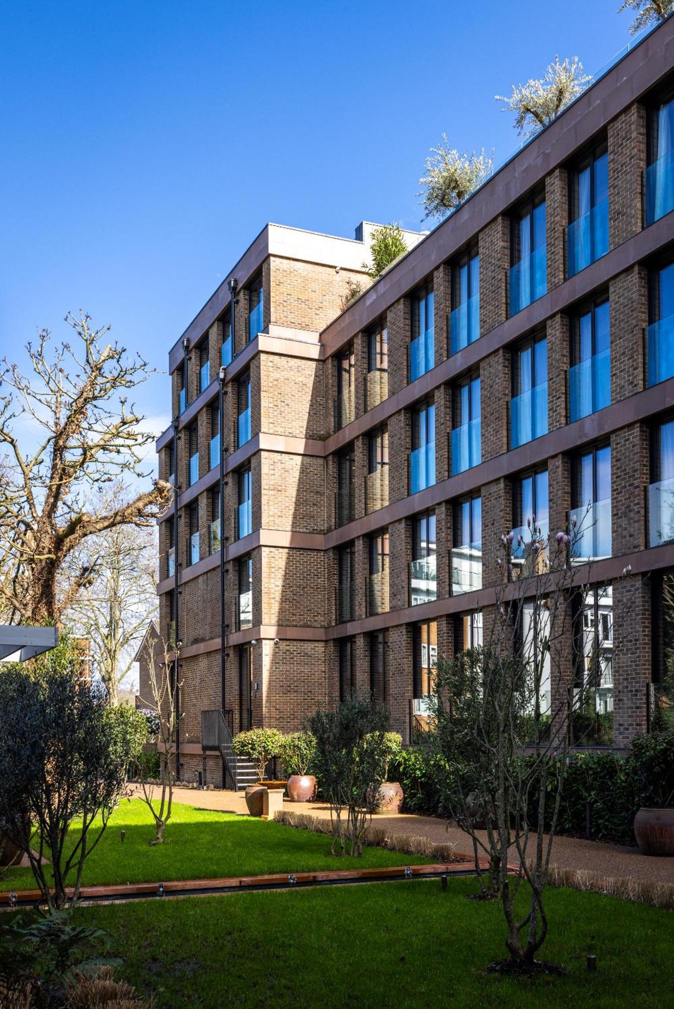 The Brondesbury By Nestor * Londres