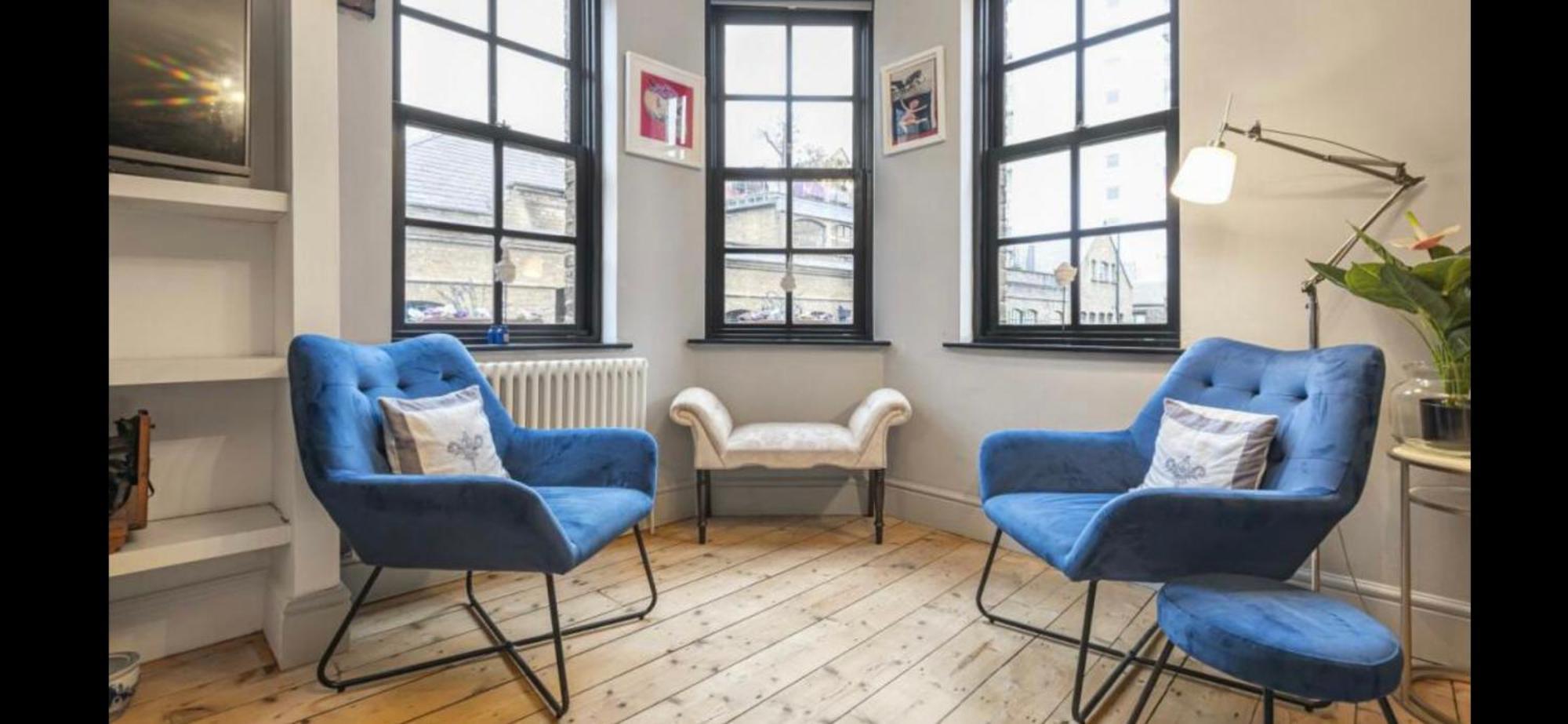 Tower Bridge, Boutique, Shad Thames Butlers Wharf Secure Parking , Balcony View Of Shard, Luxury With Van Parking Upto 4 Vans Ideal For Builders Shopfitters Secure Cctv *