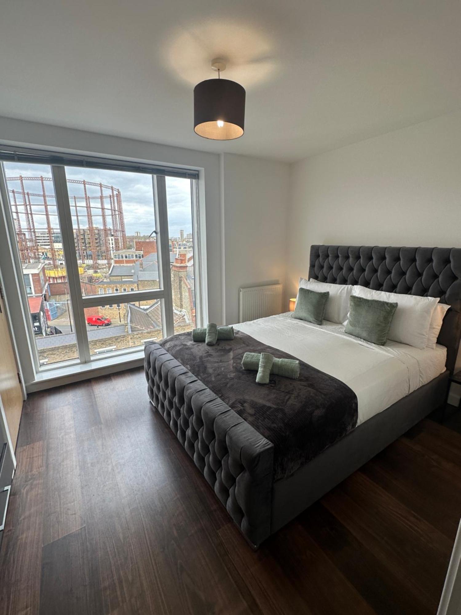 Lift & Free Parking, Modern 1 Bed Flat In Shoreditch Next To Train Station Apartamento