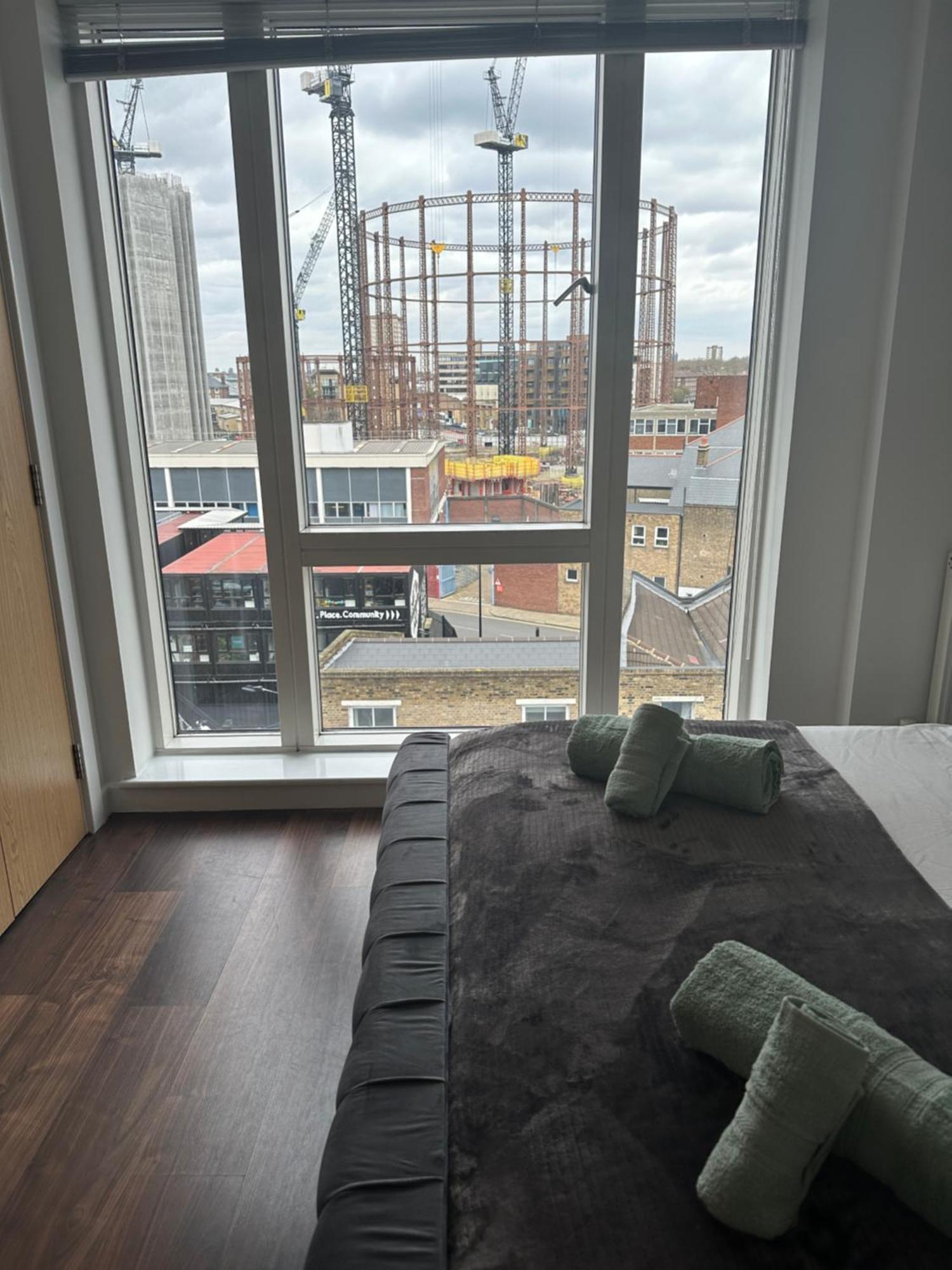 Apartamento Lift & Free Parking, Modern 1 Bed Flat In Shoreditch Next To Train Station Londres