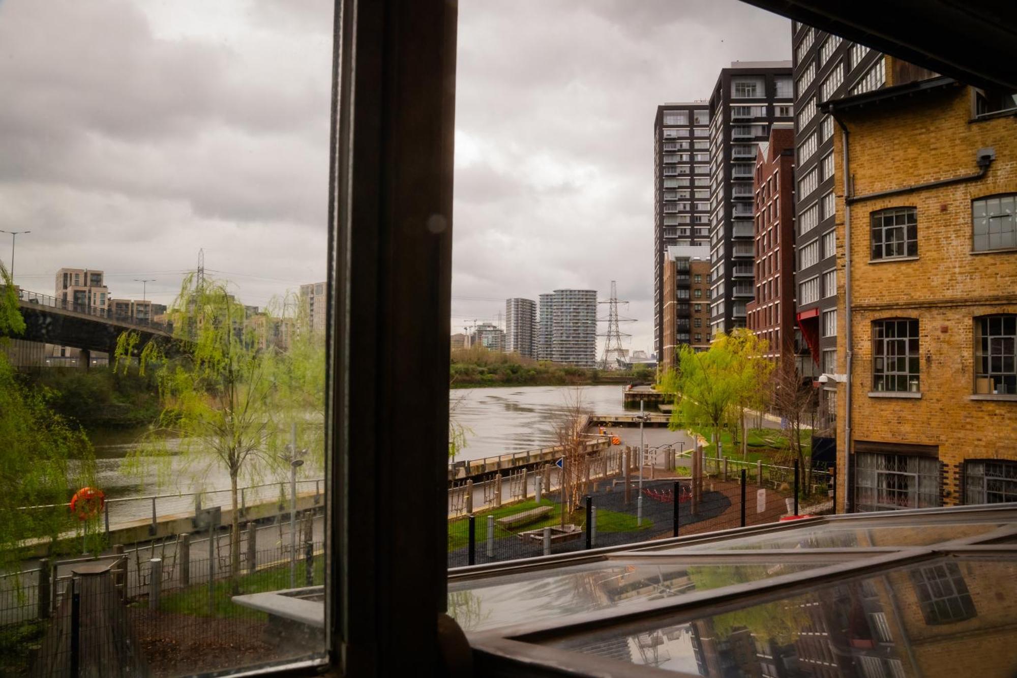 Loft Style Near O2, Abba Voyage, Excel Apartamento Londres