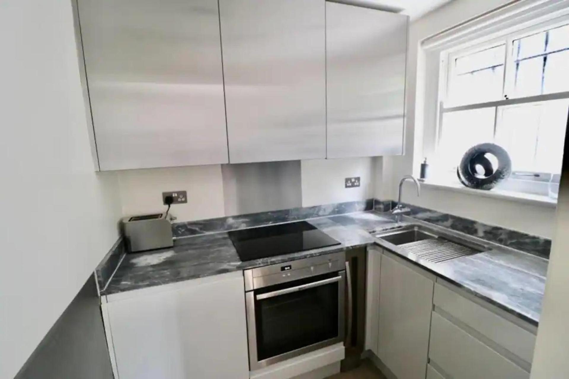 Private 1-bed In Appartement *