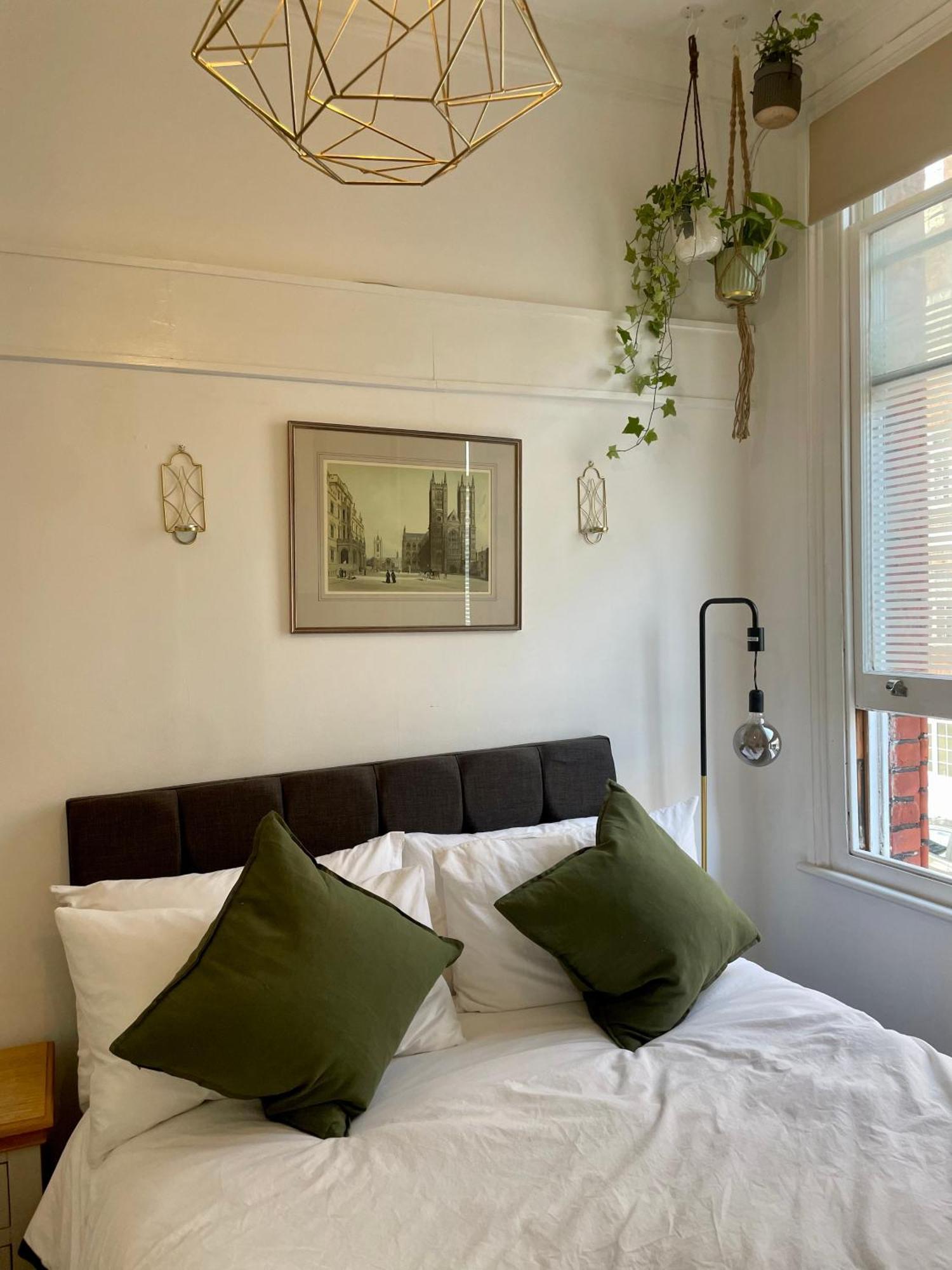 Modern Flat In Victorian West Kensington Mansion *