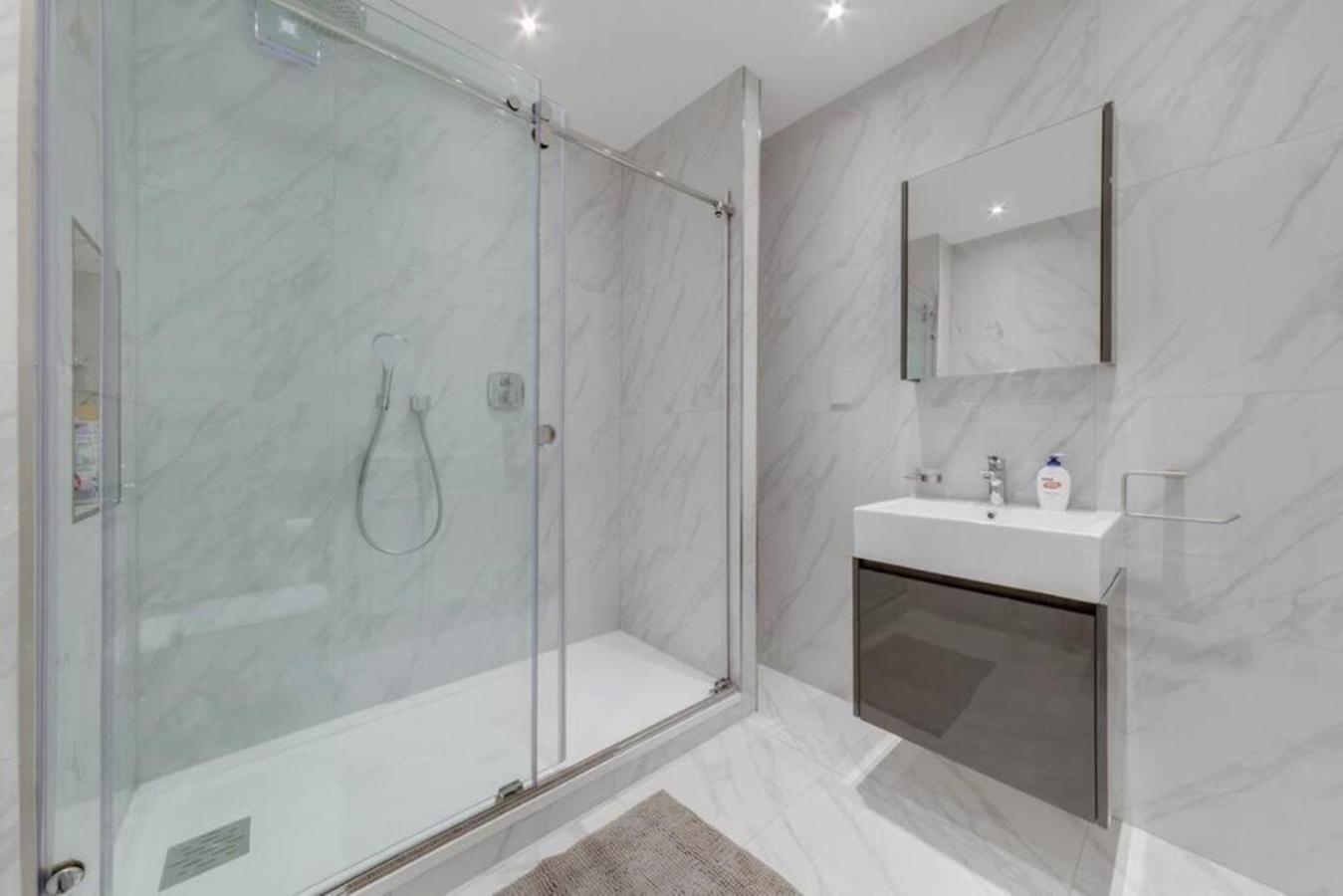 Harley Street Spectacular With High Ceilings, High Luxury