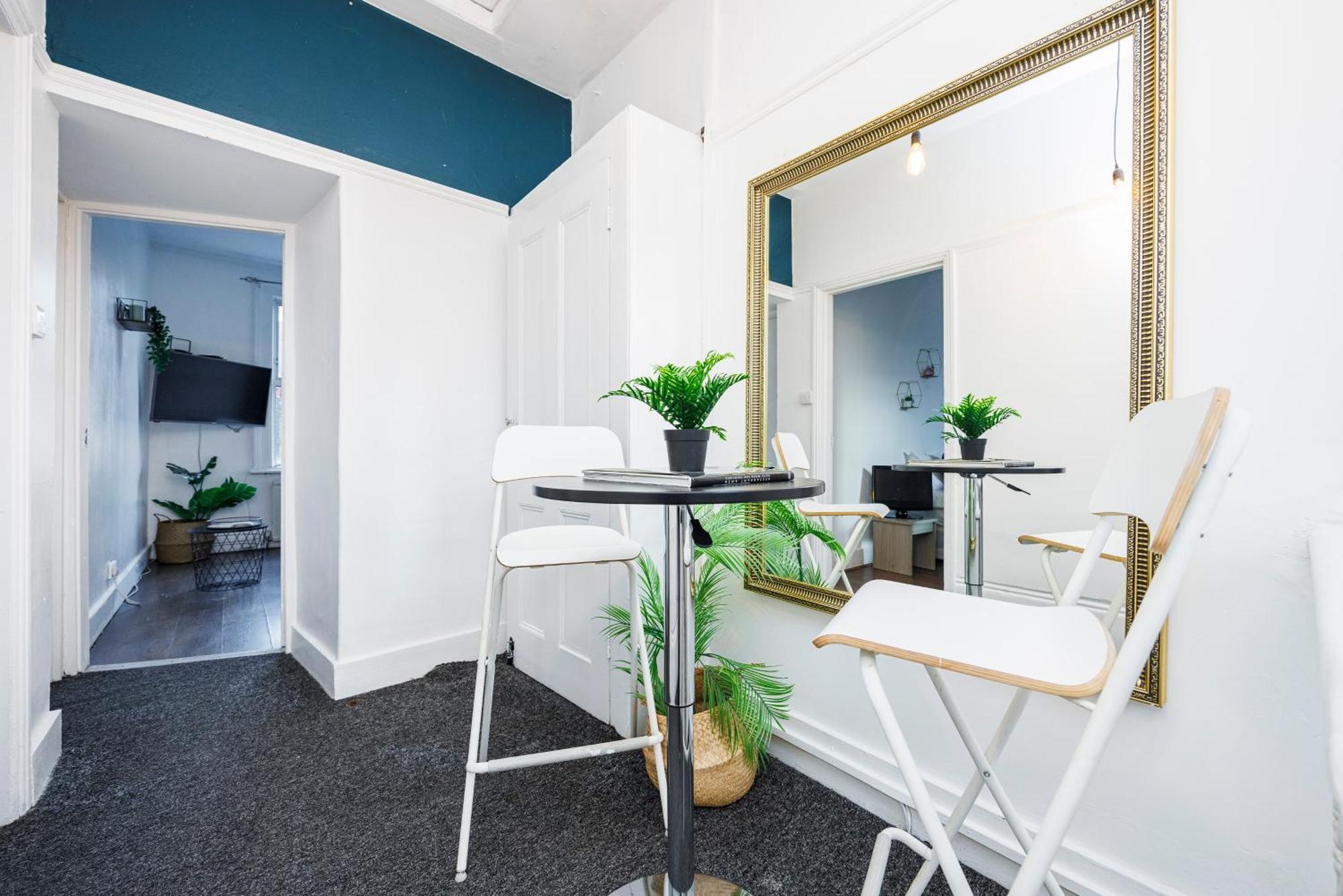 Stylish 2 Bed Near Notting Hill Londen