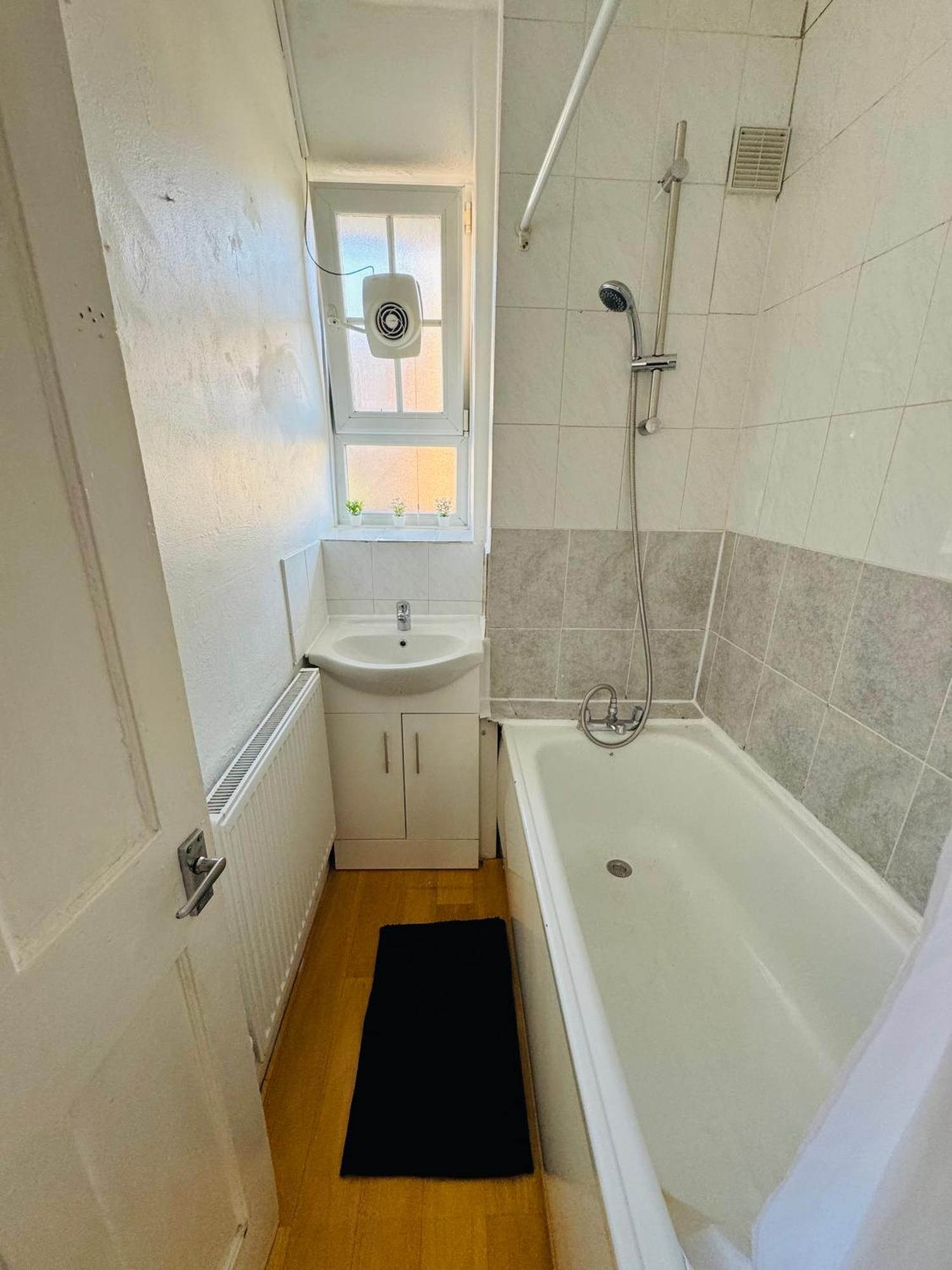 Lovely 2-bed 15 Mins Walk To The Shard * Londres