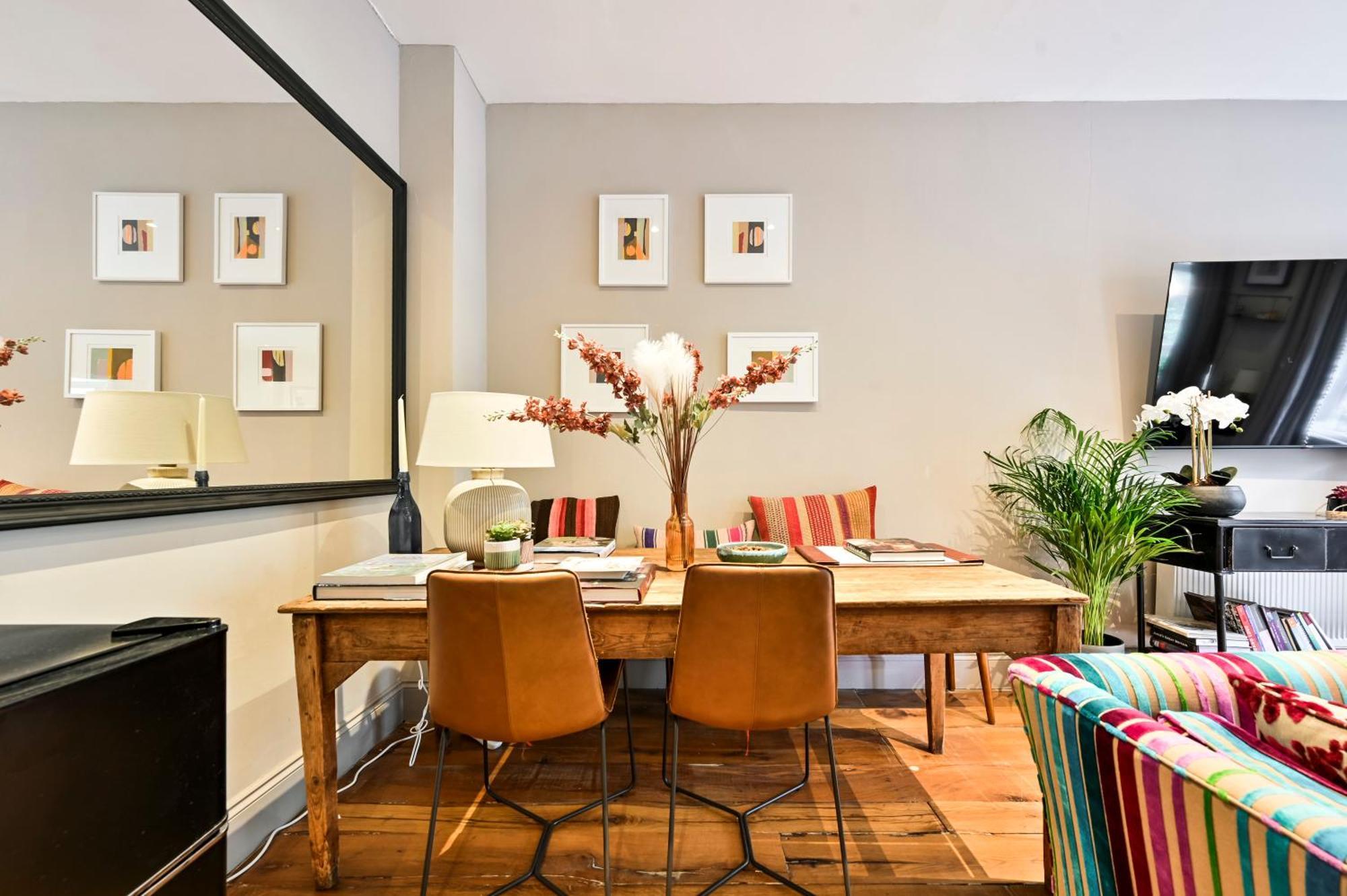 Magnificent 2 Bed Hyde Park Mews House London