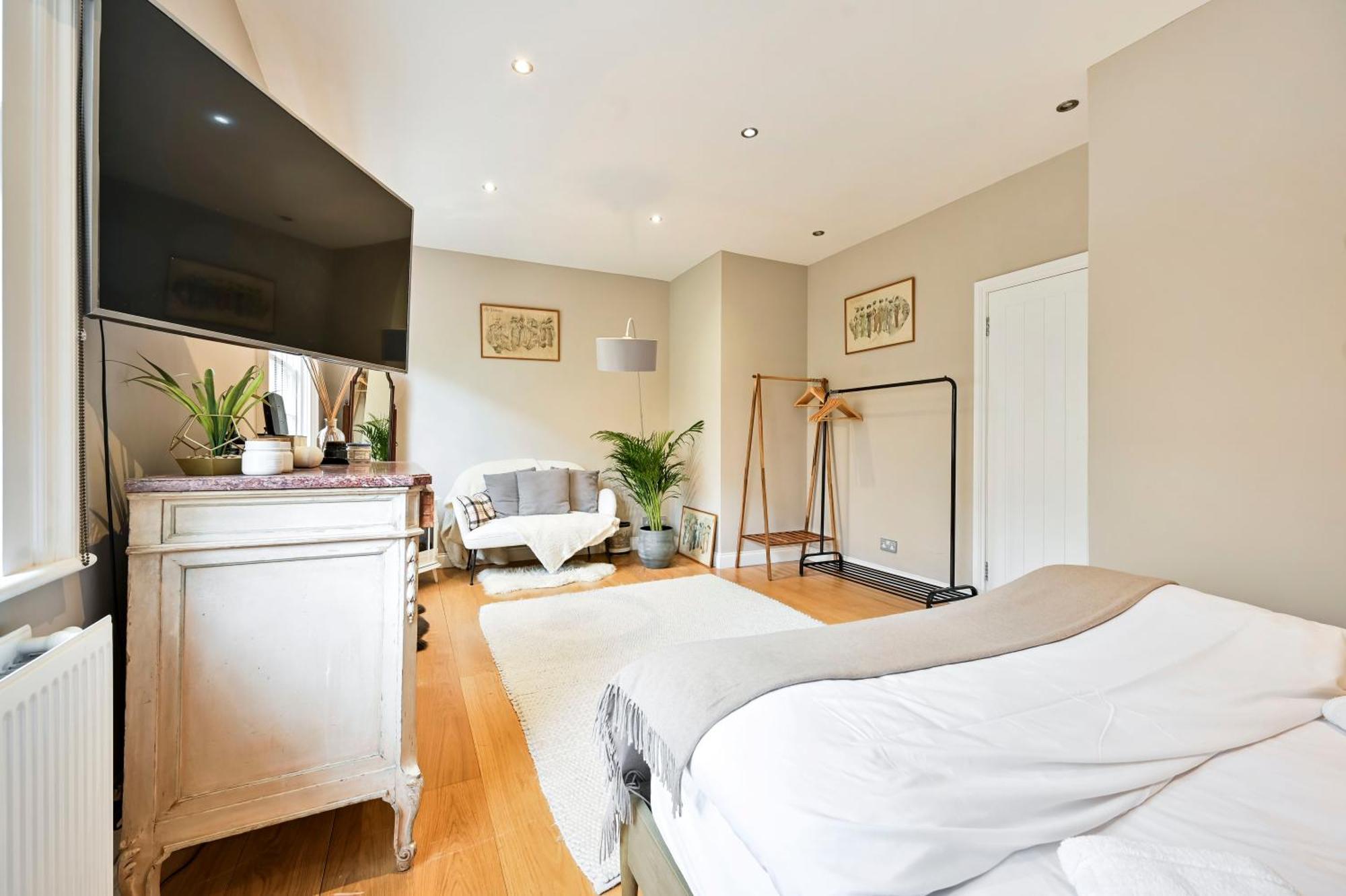 Magnificent 2 Bed Hyde Park Mews House