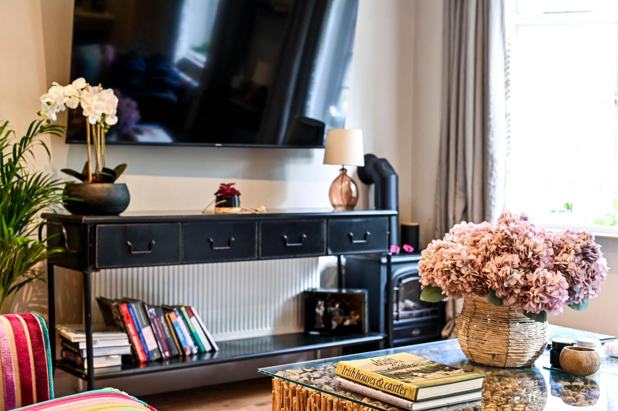 Magnificent 2 Bed Hyde Park Mews House Apartment *