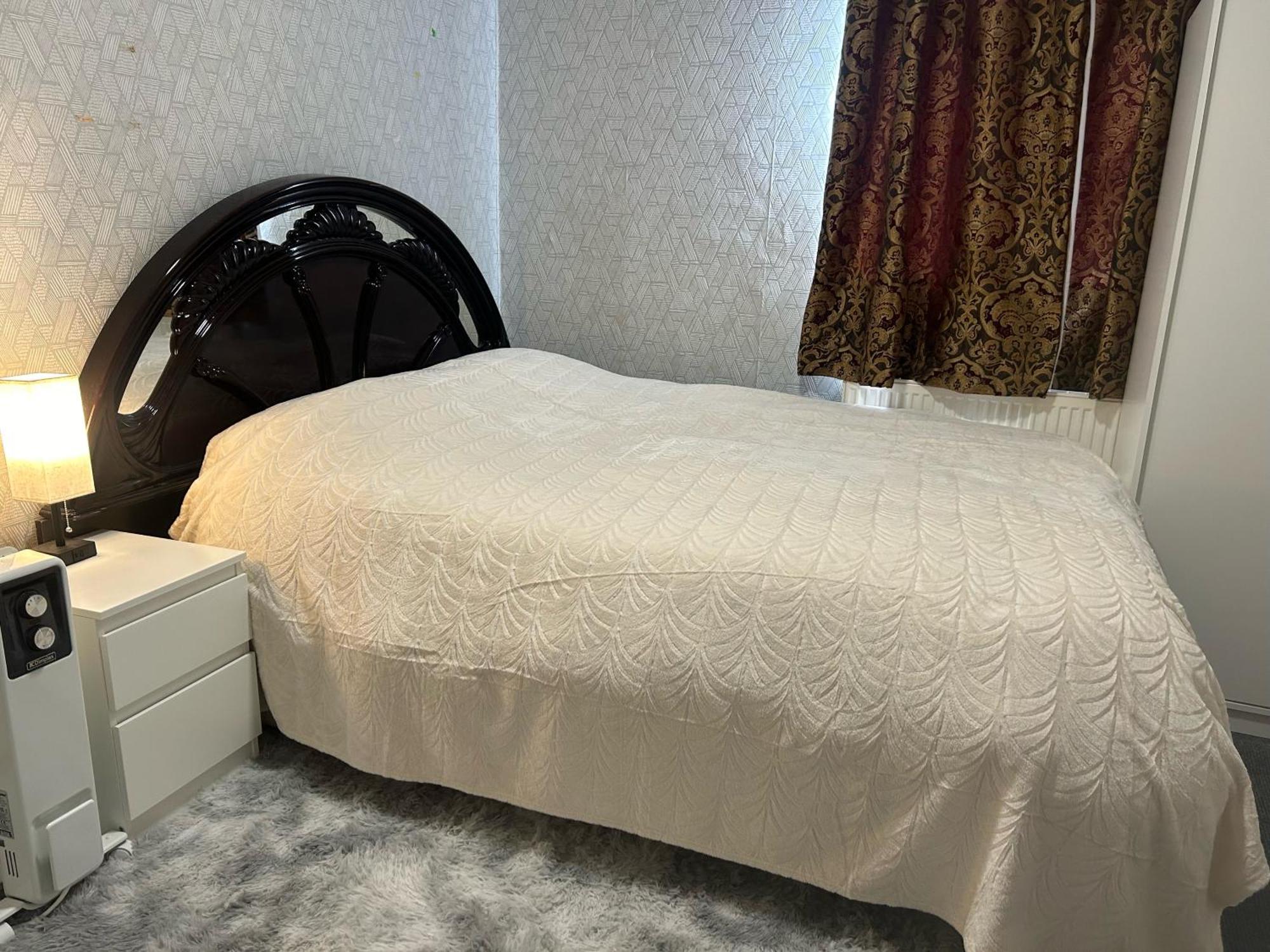 London Holiday Home Pensión *