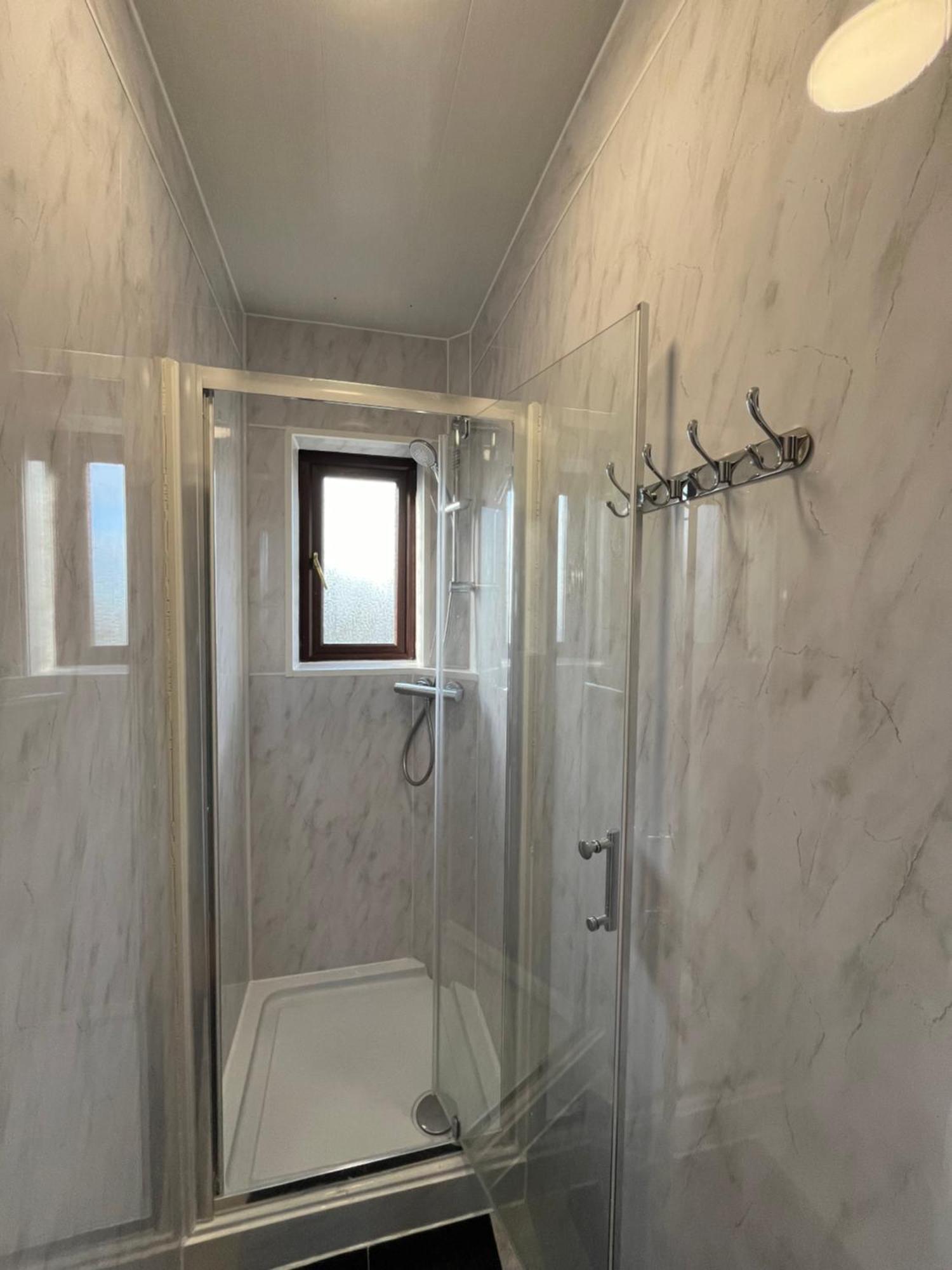 Charlton, Greenwich Luxury Self Check-in Guest house London