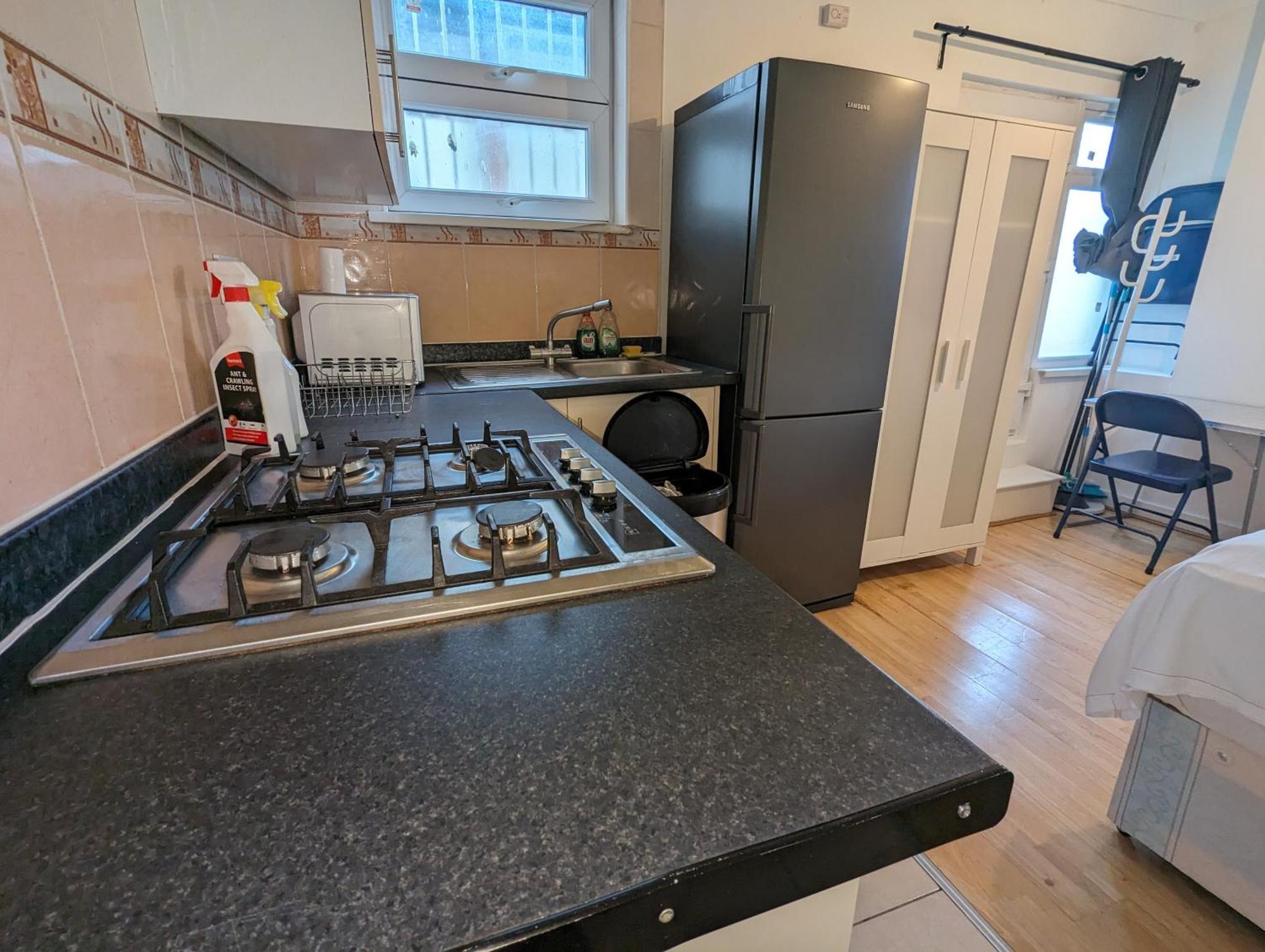 Stepney Green Self Contained Studio Apartamento Londres