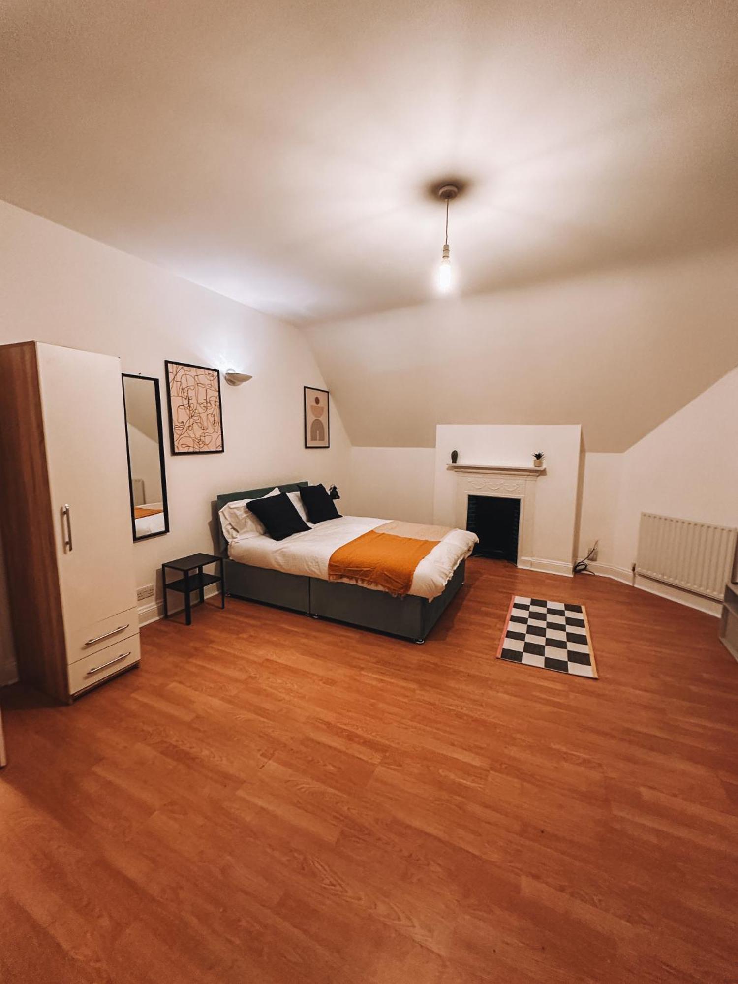 Spacious 3 In Tooting Guest house *