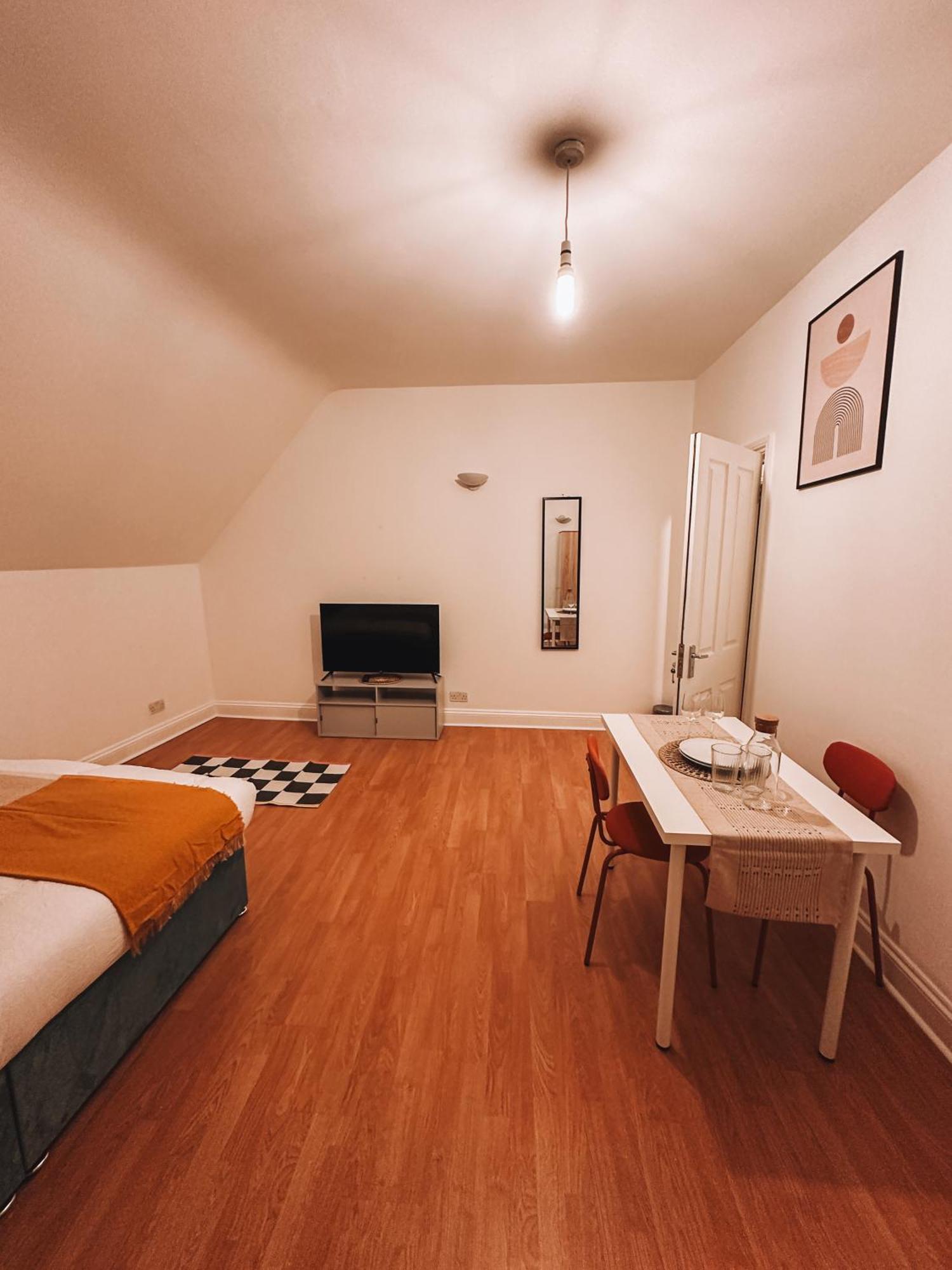 Spacious 3 In Tooting Guest house London