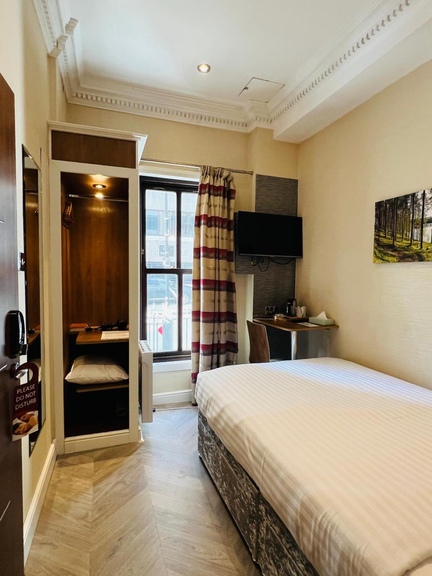 Hotel Cheshire 3*