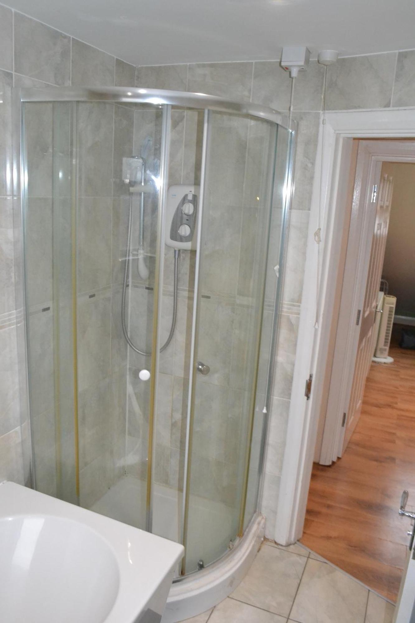 Three Bedroom Flat, Camborne Avenue W13 Londres