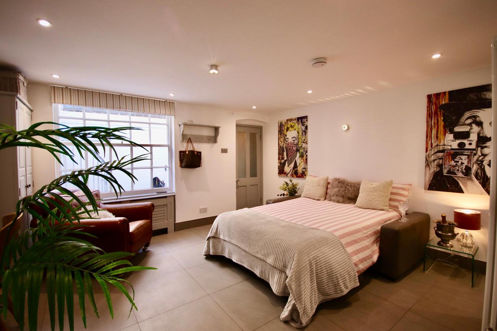 Victoria Belgravia Townhouse Apartment London
