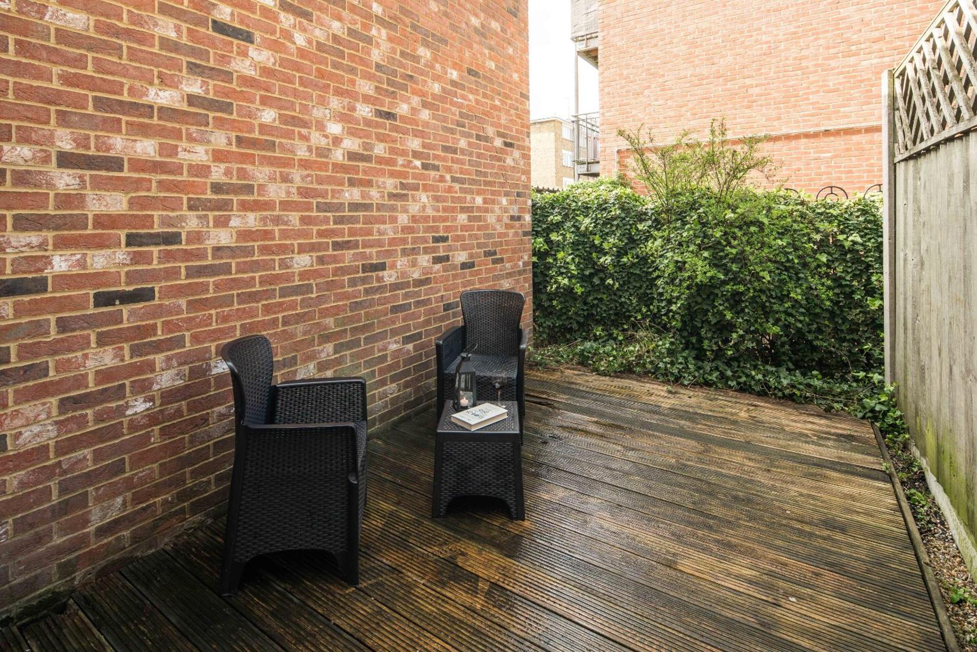 Canarywharf By Sleepy Apartamento