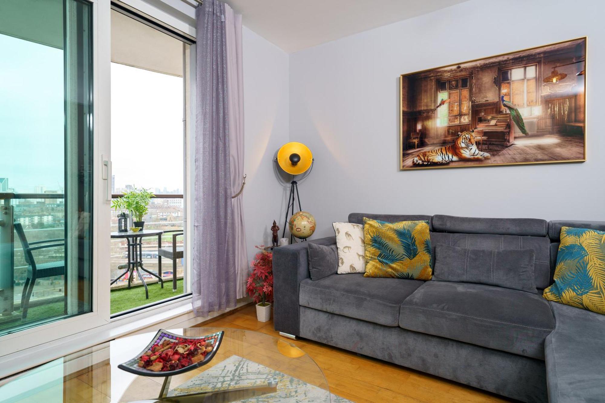 St George Thames Apartment