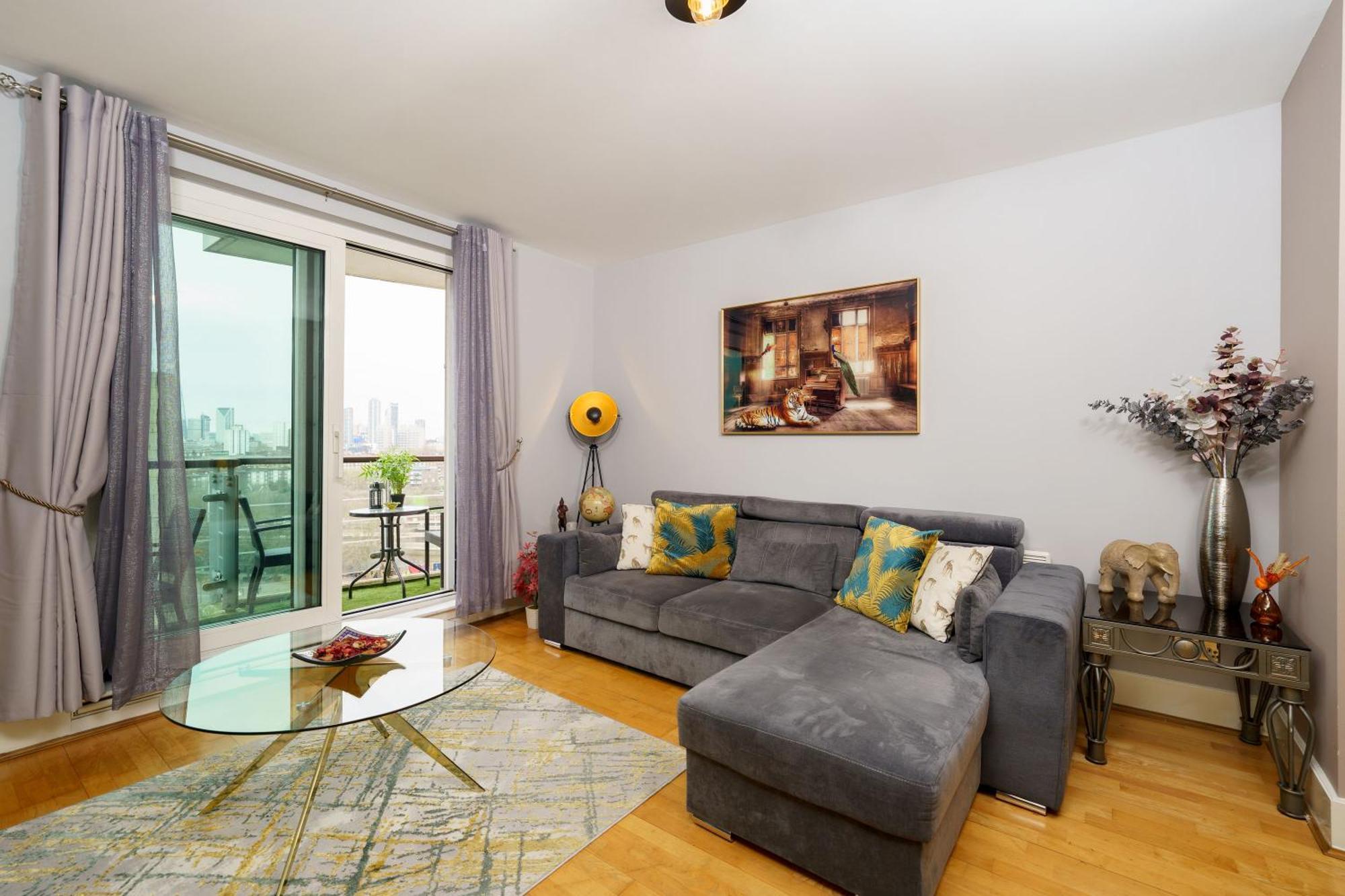 Apartment St George Thames London
