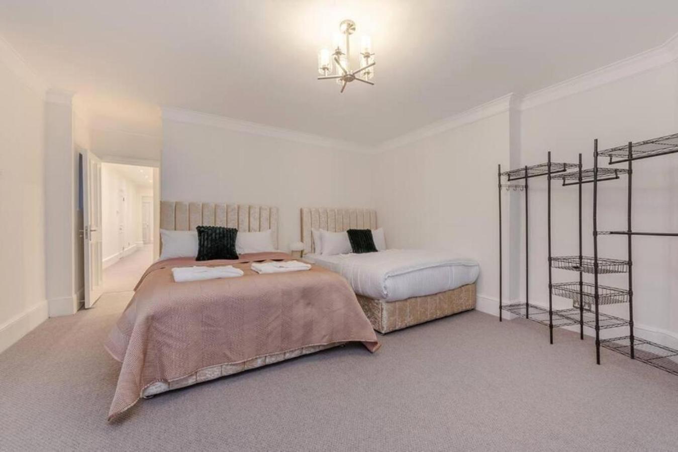 Harley Street Spectacular With High Ceilings, High Luxury *
