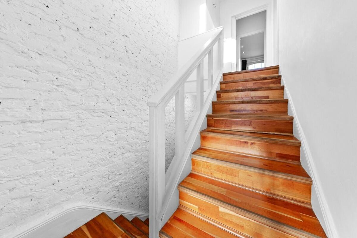 Balcony Blue Theme 1 Bedroom Luxury Flat Near Hyde Park! Accommodates Up To 6! Double Sofa Bed And Next To Station! Apartamento Londres
