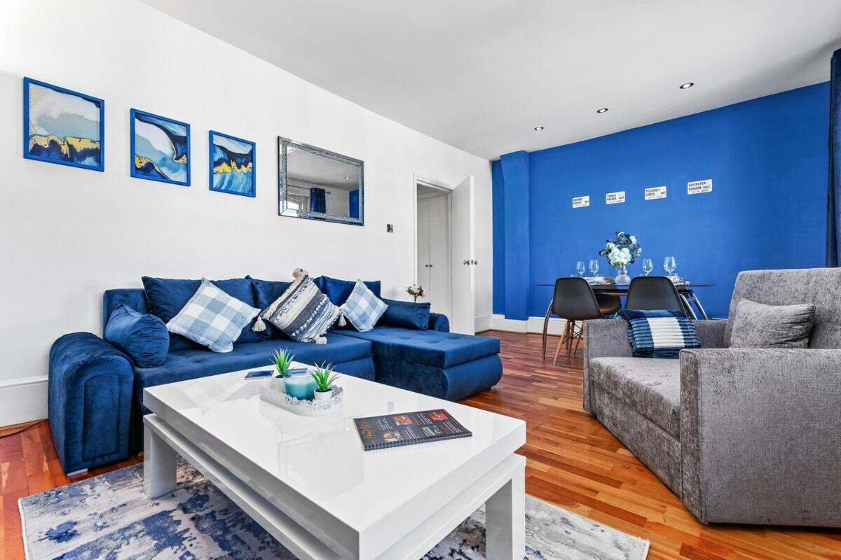 Balcony Blue Theme 1 Bedroom Luxury Flat Near Hyde Park! Accommodates Up To 6! Double Sofa Bed And Next To Station! Apartamento Londres