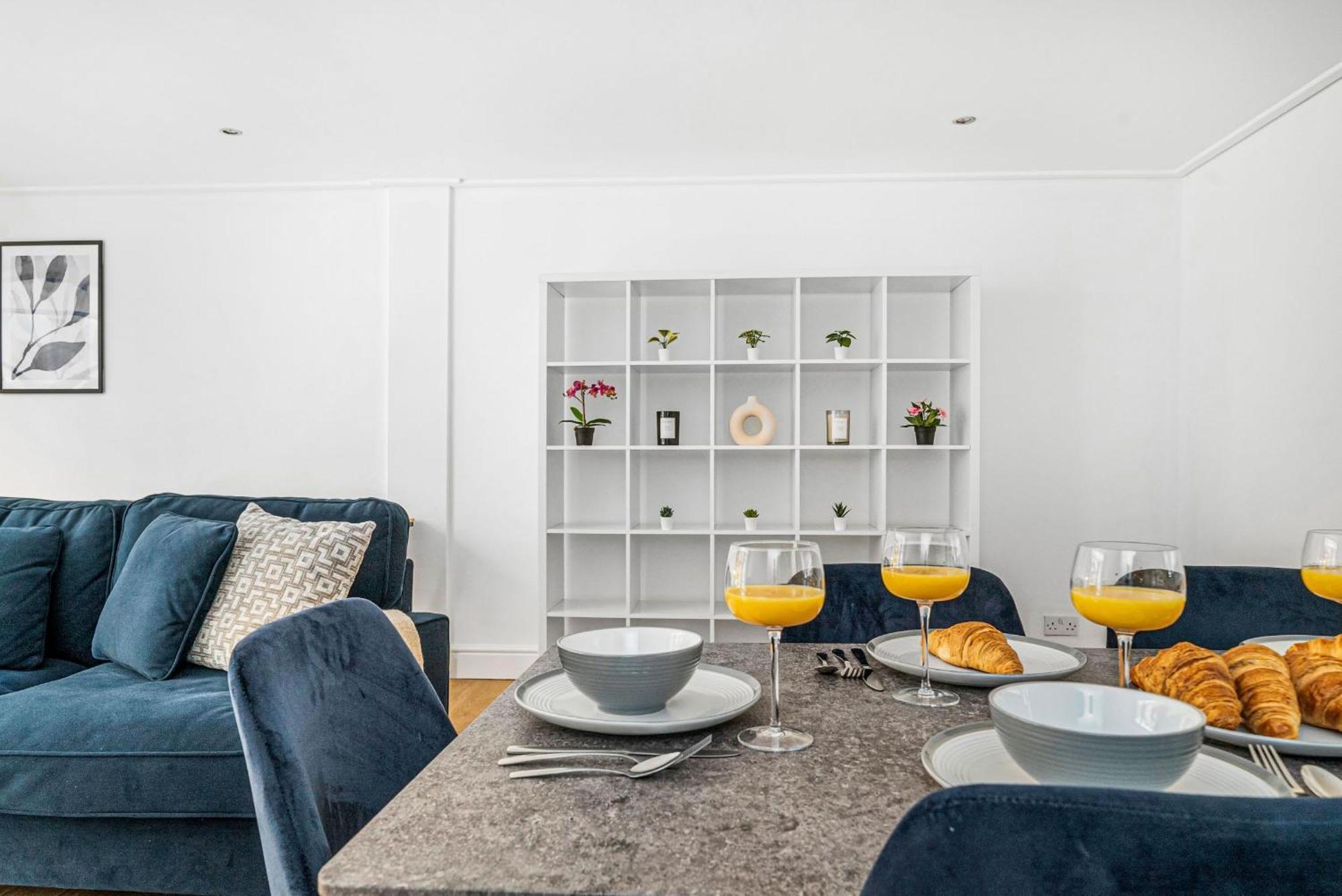 Heart Of Holborn - 2br With Patio - Cityapartmentstay * London