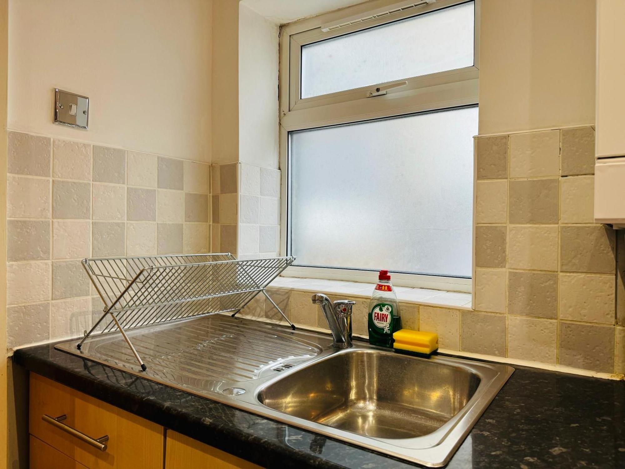 Falcon - 2 Bedroom Ground Floor Flat In Apartment *