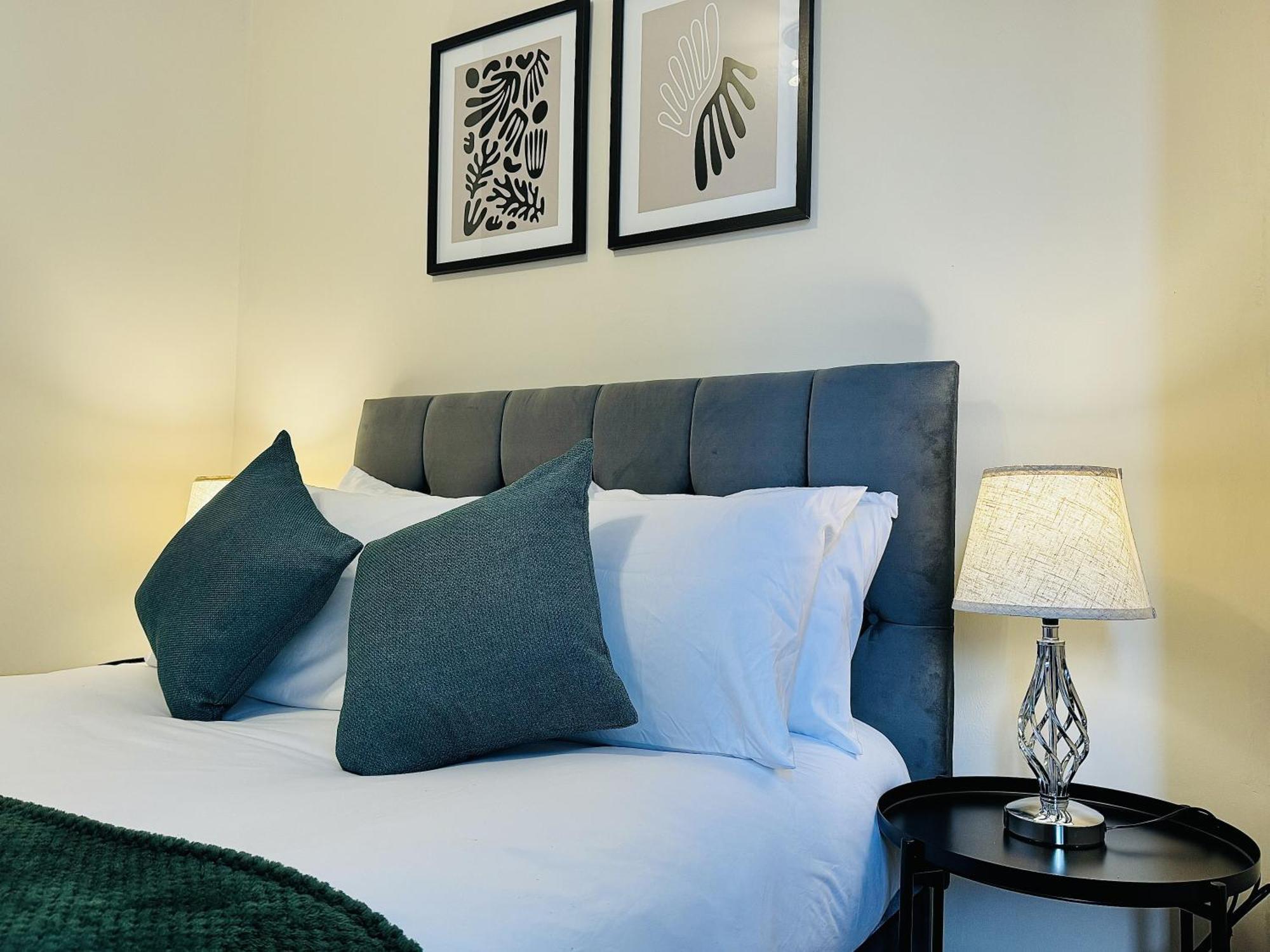Falcon - 2 Bedroom Ground Floor Flat In *
