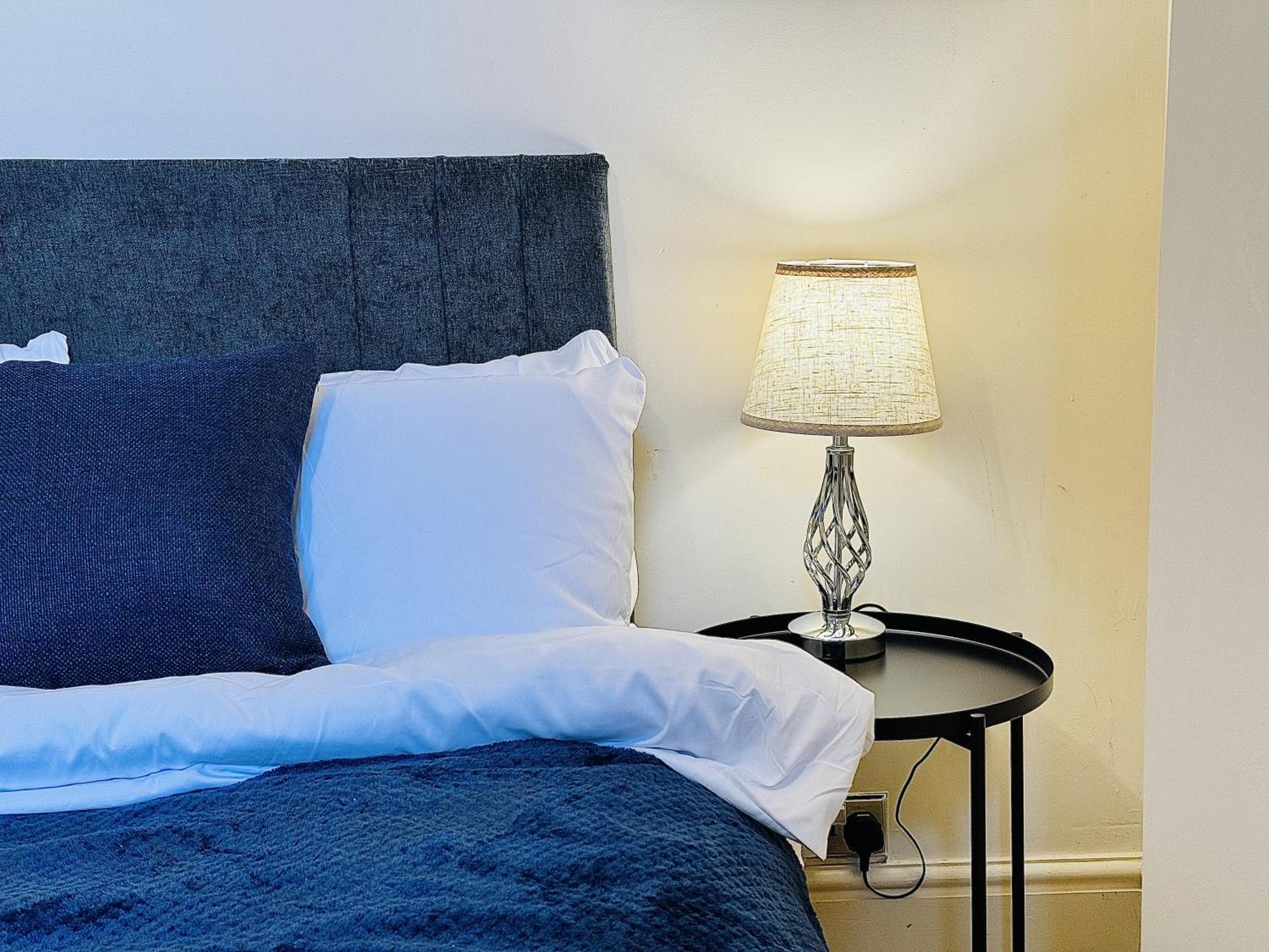 Apartment Falcon - 2 Bedroom Ground Floor Flat In *
