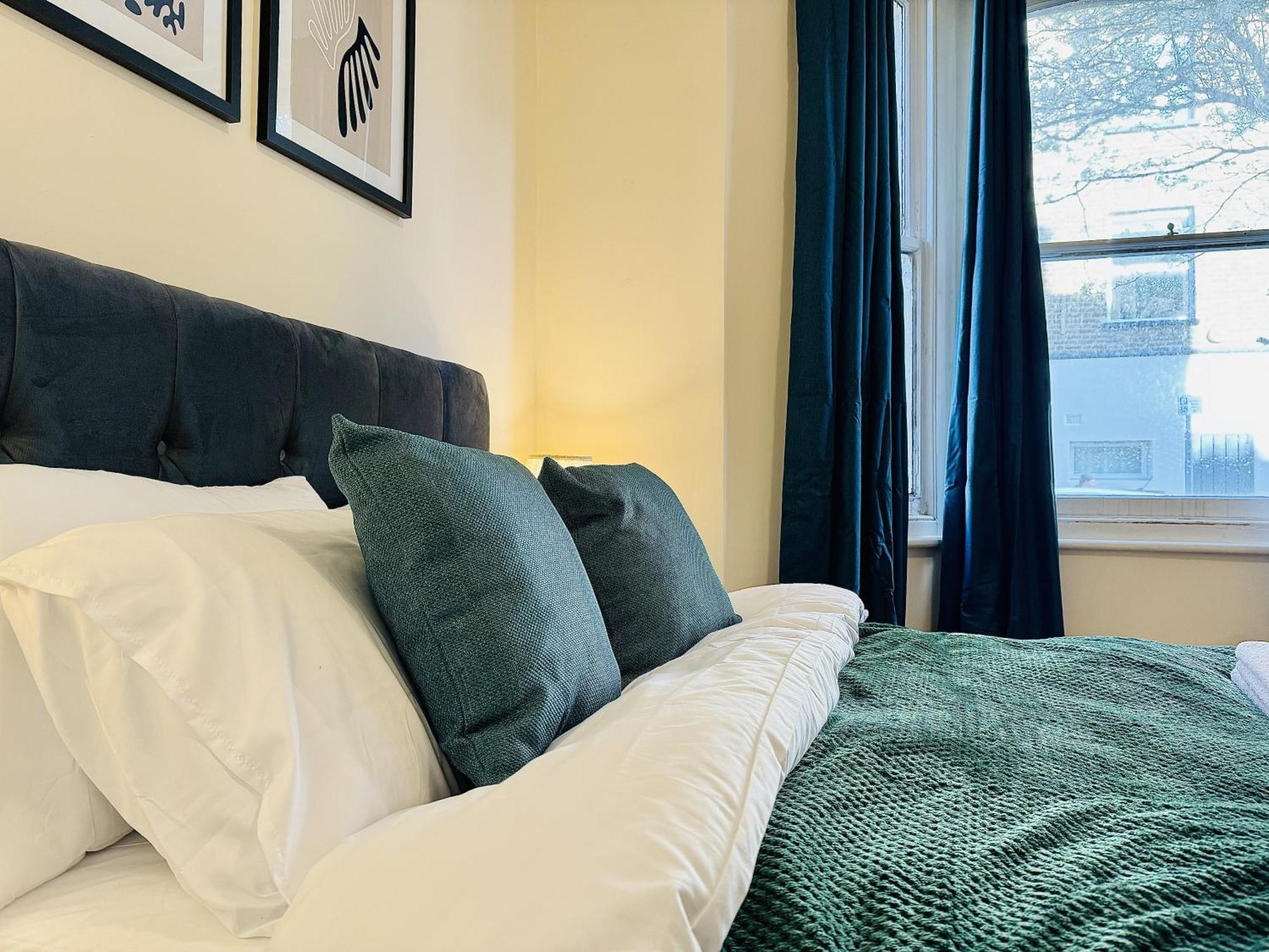 Apartment Falcon - 2 Bedroom Ground Floor Flat In