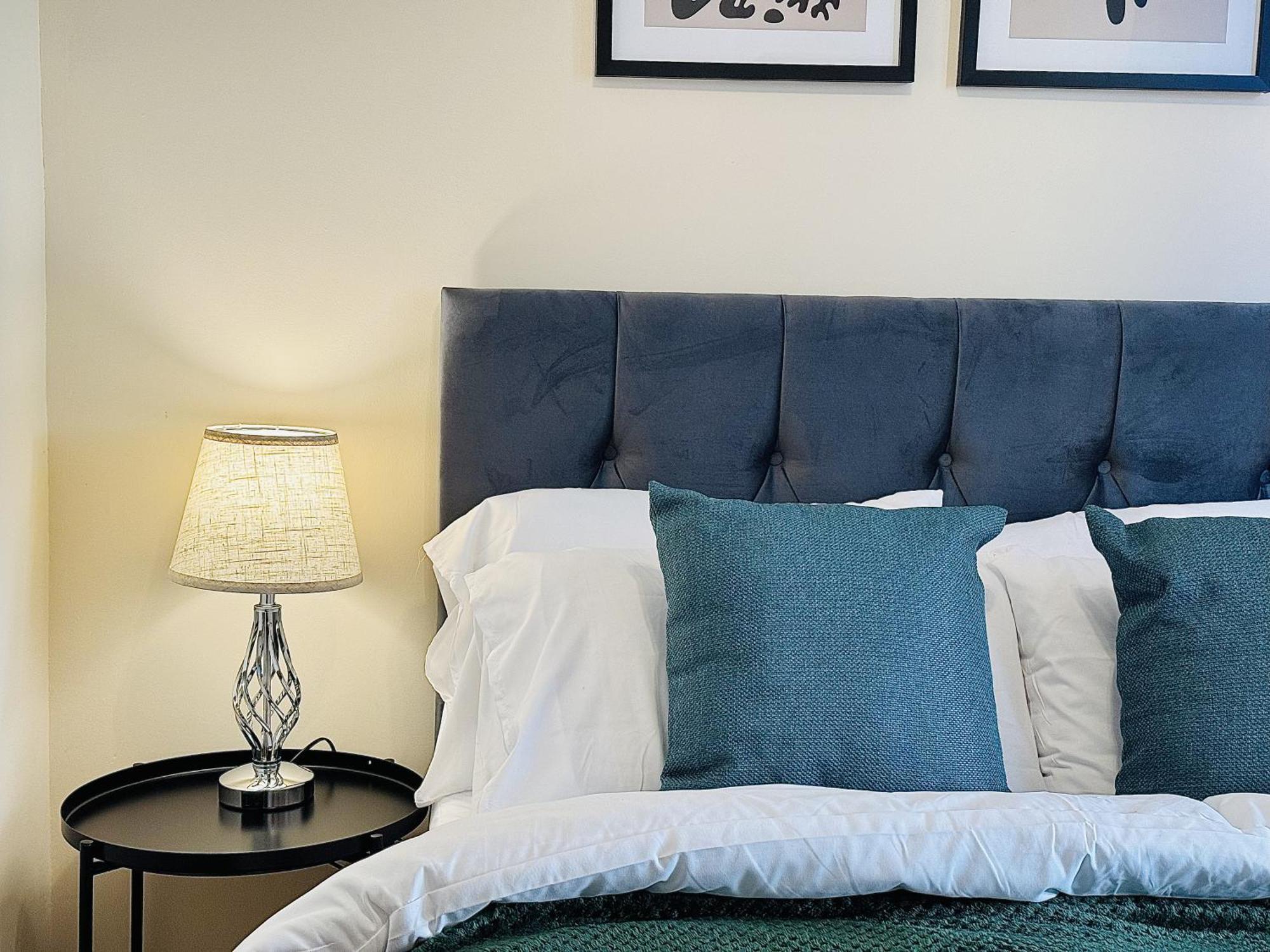 Apartment Falcon - 2 Bedroom Ground Floor Flat In *