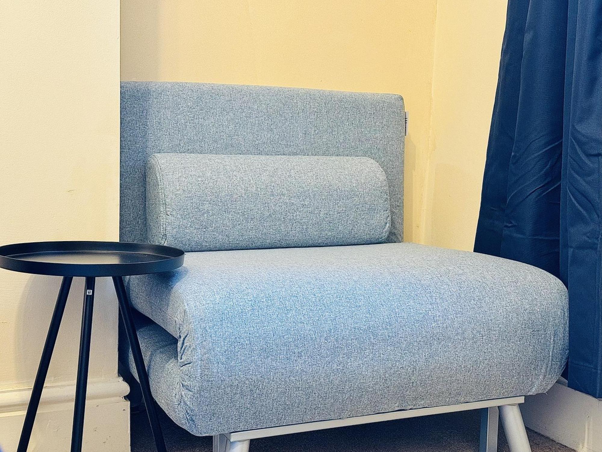 Falcon - 2 Bedroom Ground Floor Flat In *