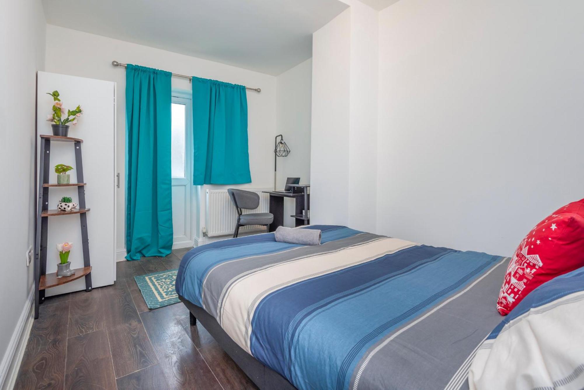 Modern Family W/wi-fi, Netflix, Self Check-in Appartement Londen