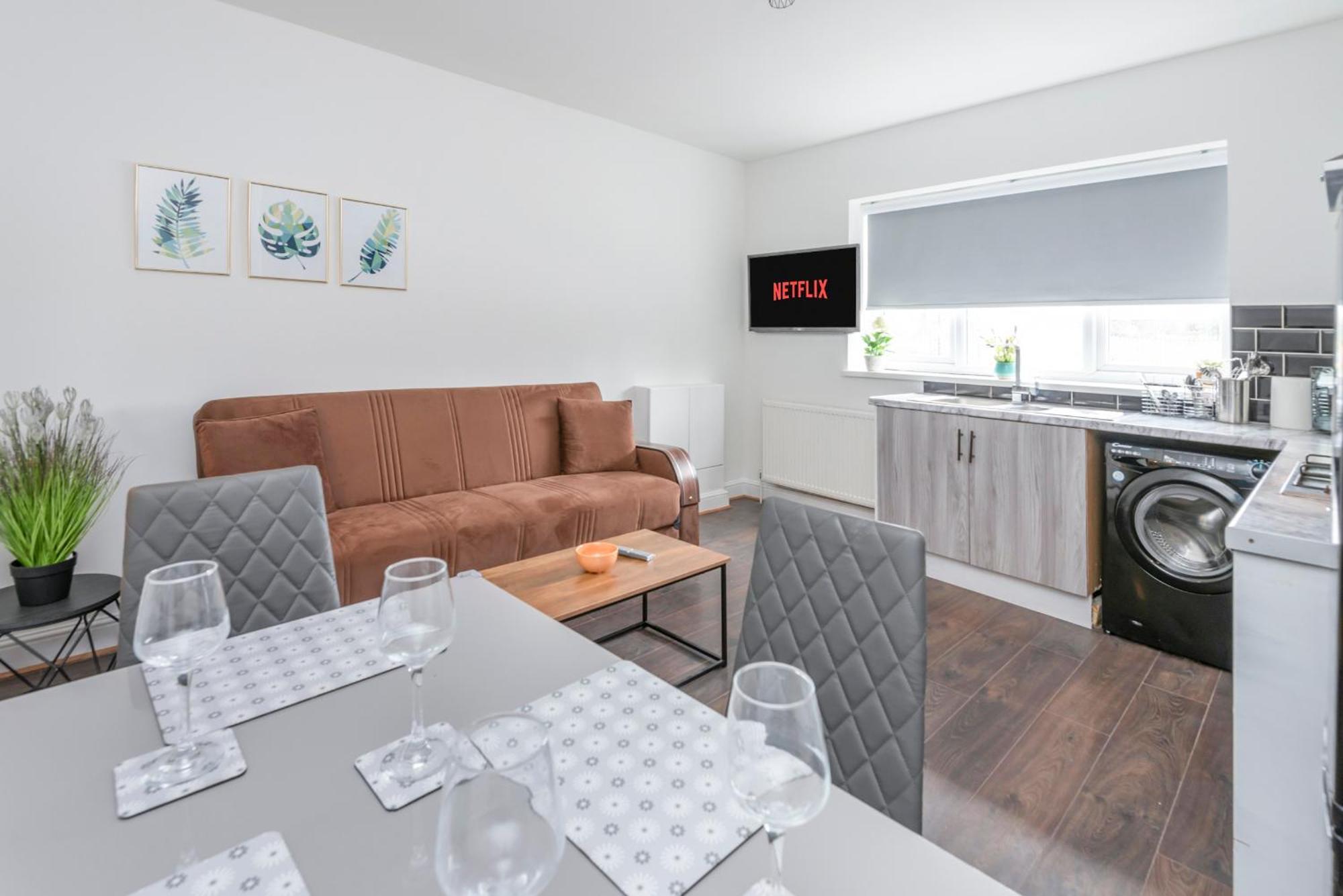 Appartement Modern Family W/wi-fi, Netflix, Self Check-in *