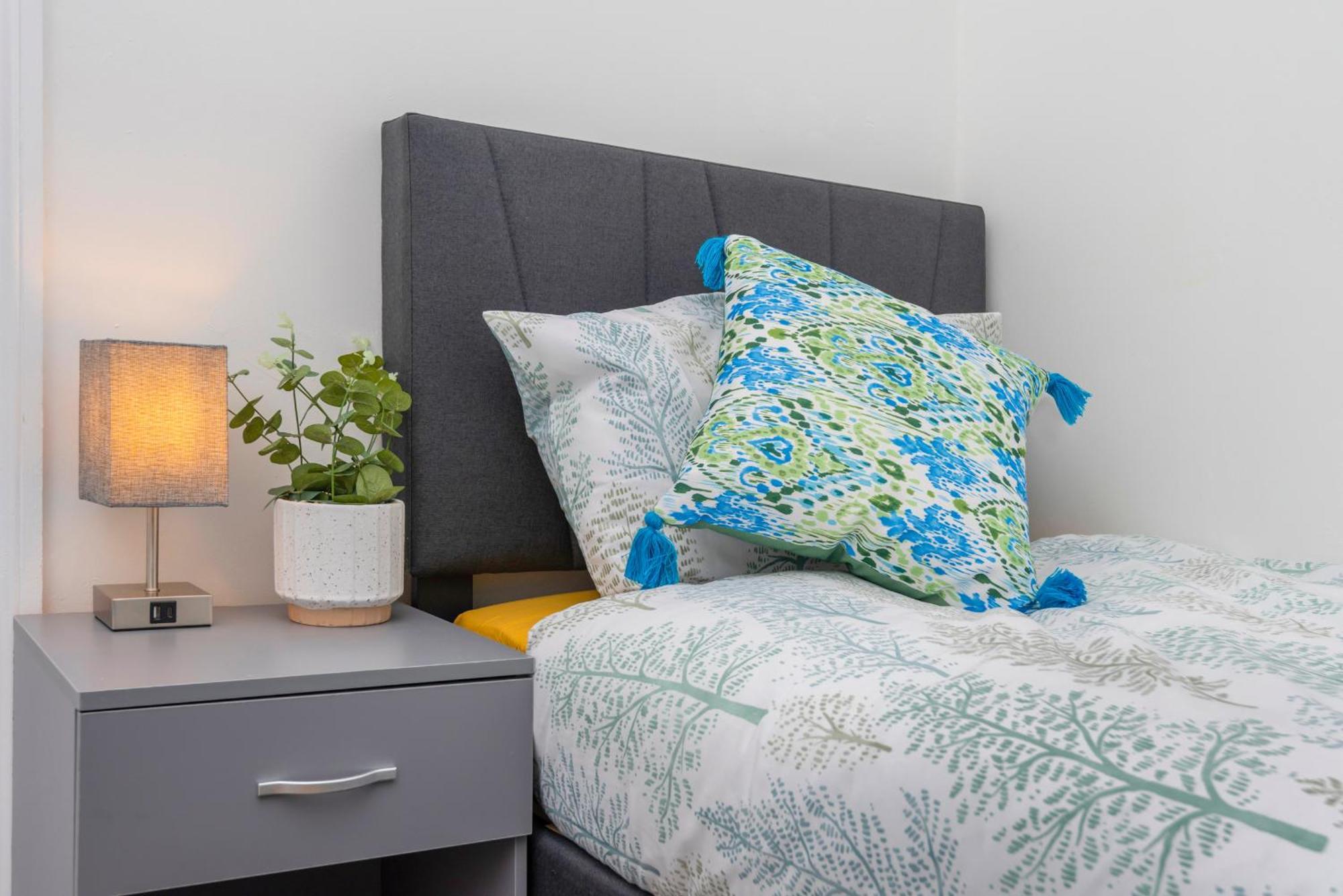 Modern Family W/wi-fi, Netflix, Self Check-in Londen