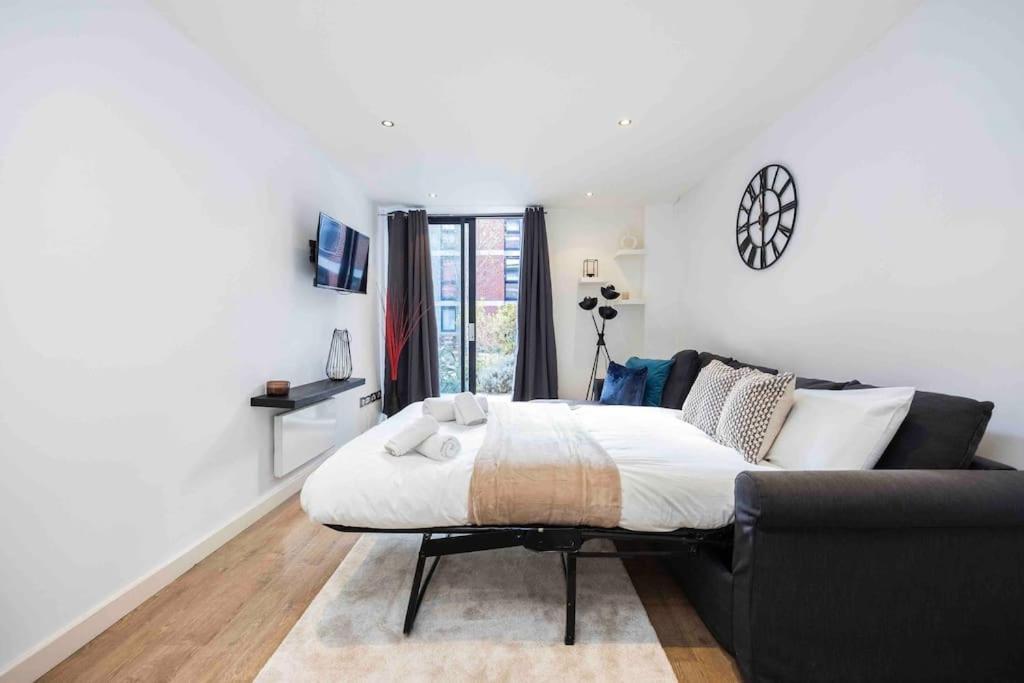 Stylish 1 Bedroom Near Shoreditch - 10 Min Walk *