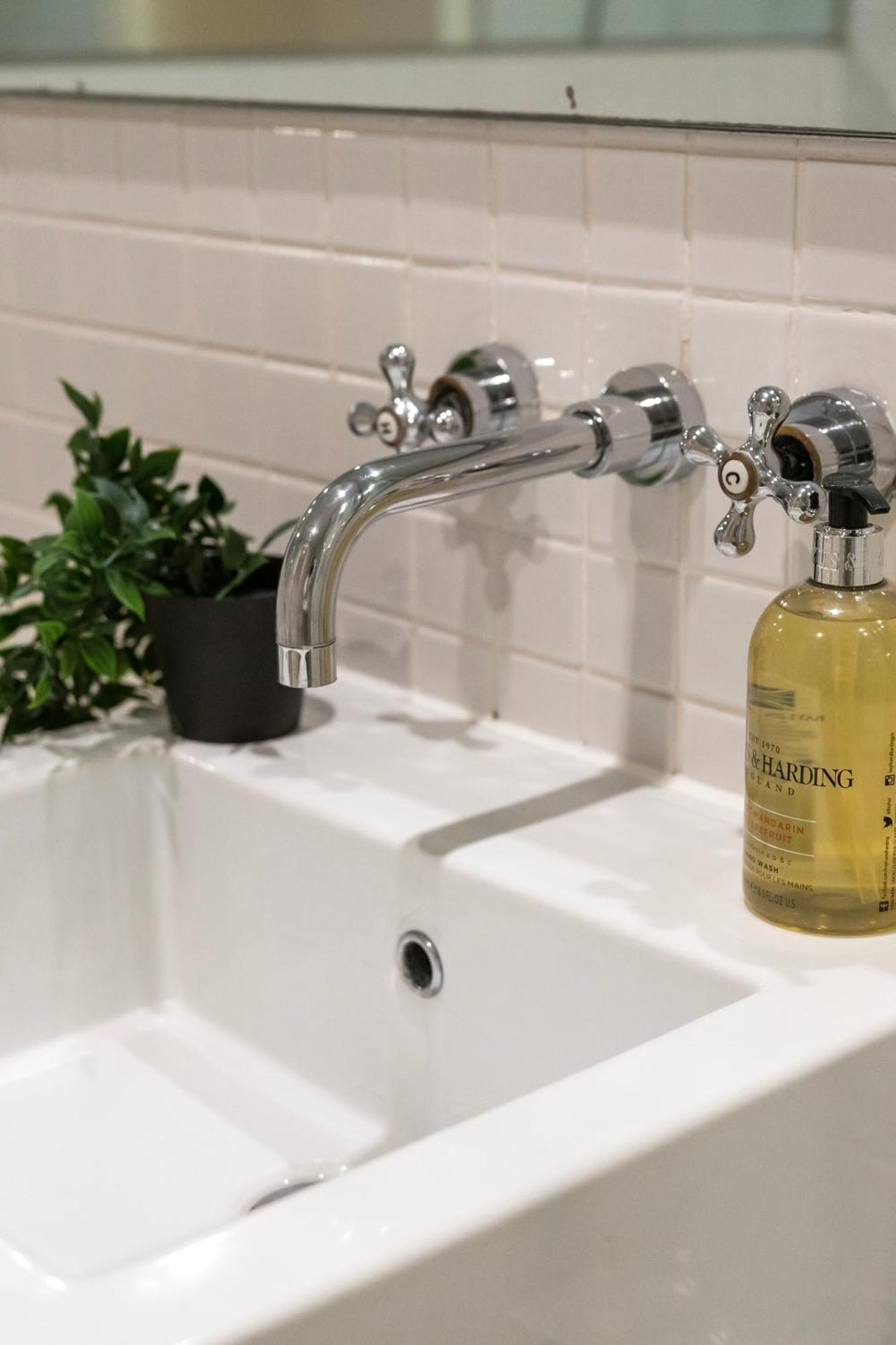 Livestay - Modern Two Bed In Stratford