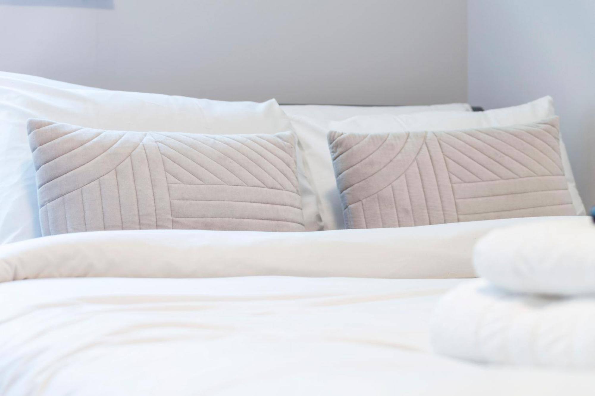 Comfy 2br Flat W Balcony In Canary Wharf Londres