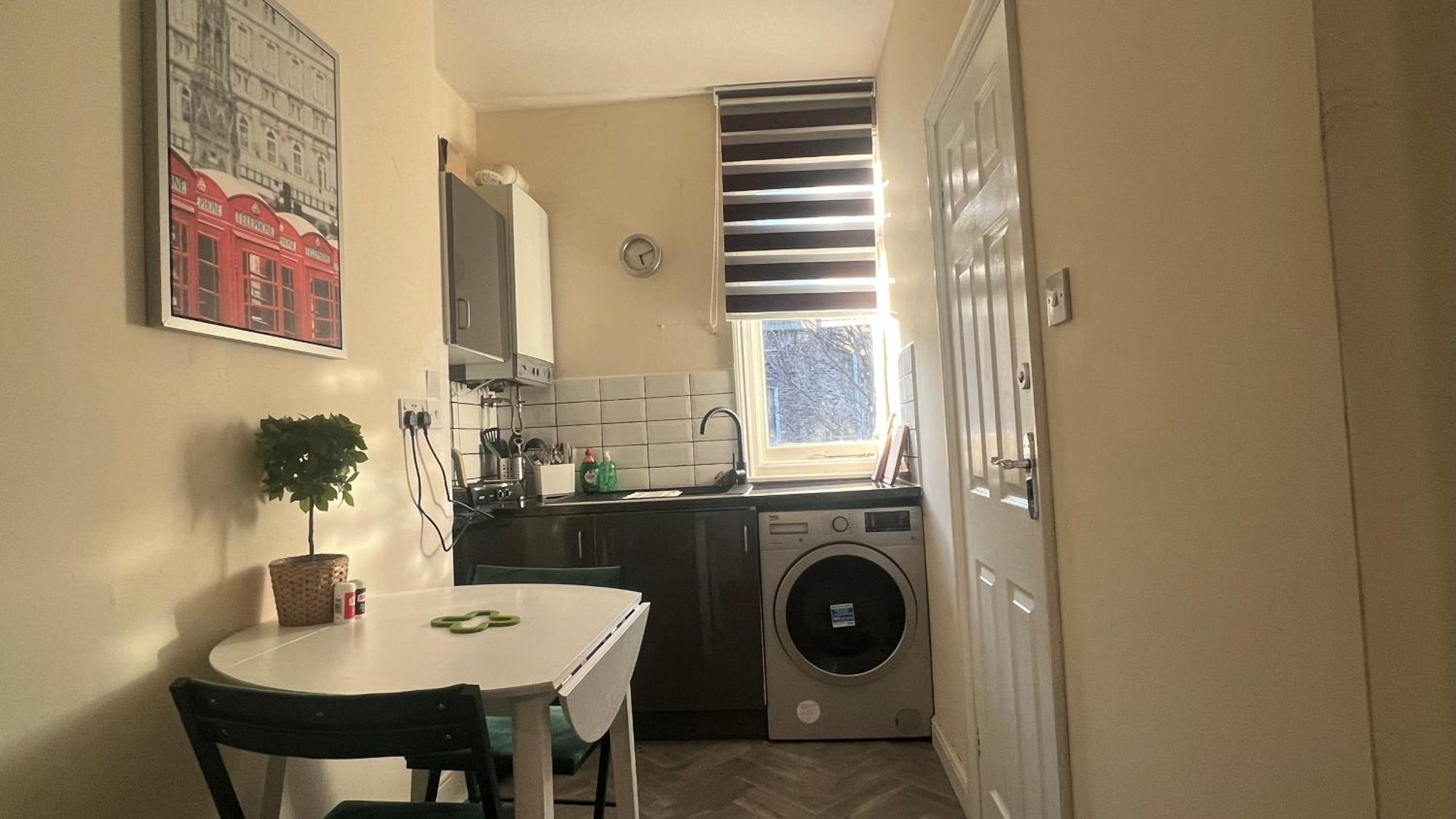Harry Potter 9 3/4 Flat Apartment *