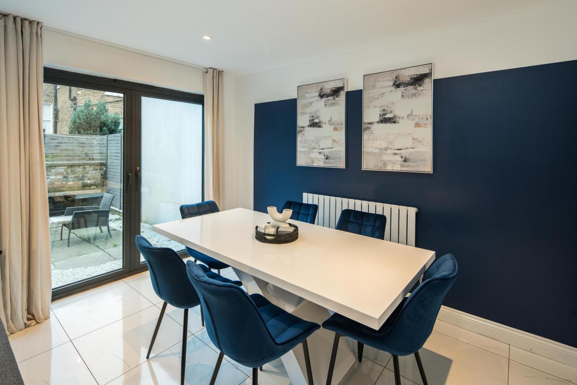 Charming 2-bed House In Hébergement de vacances *