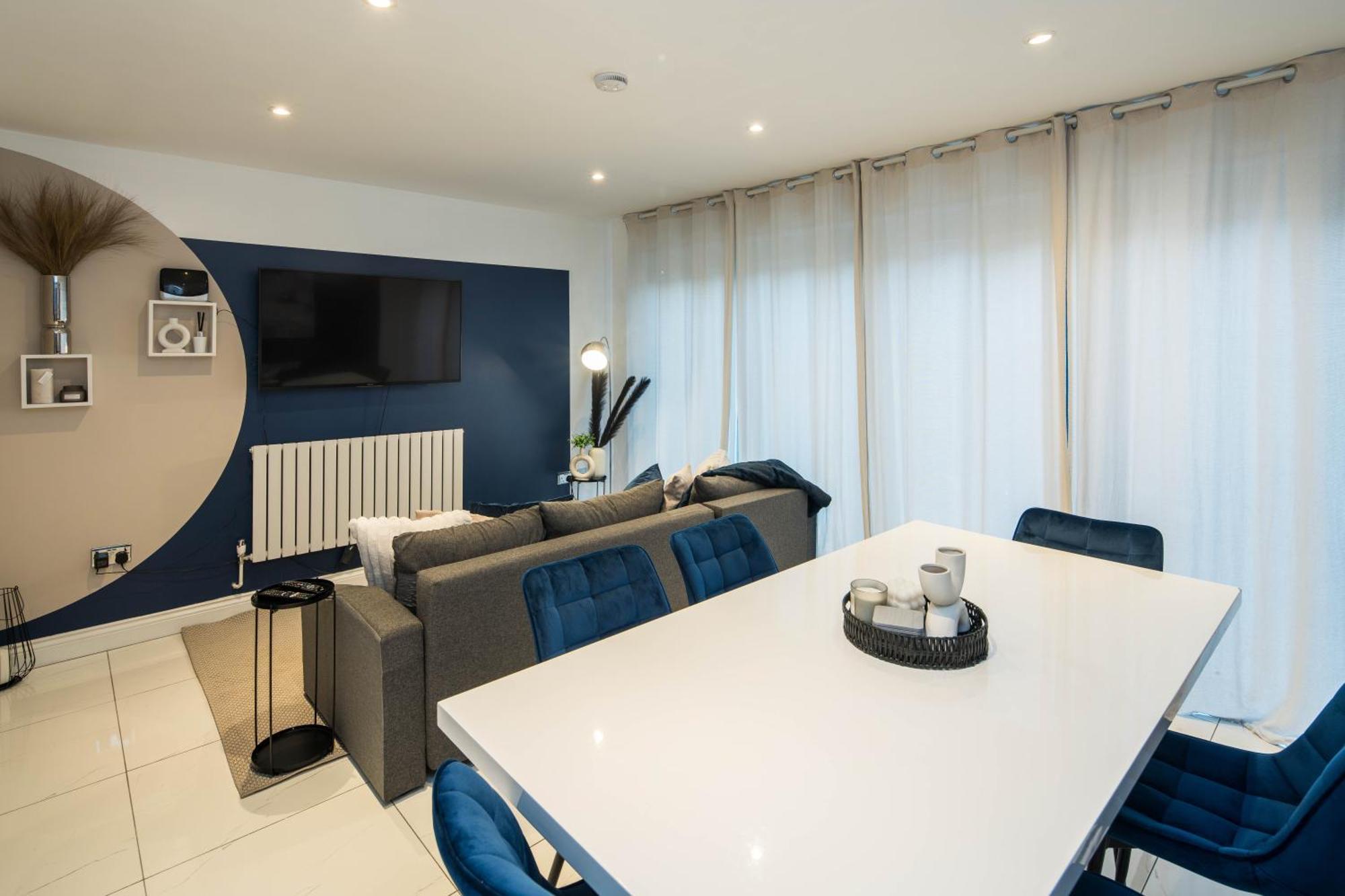 Charming 2-bed House In Hébergement de vacances *