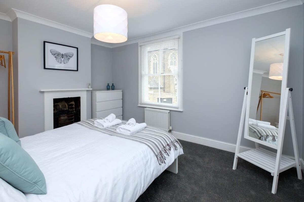 Сasa de vacaciones Contemporary House Garden Near Park & Thames *